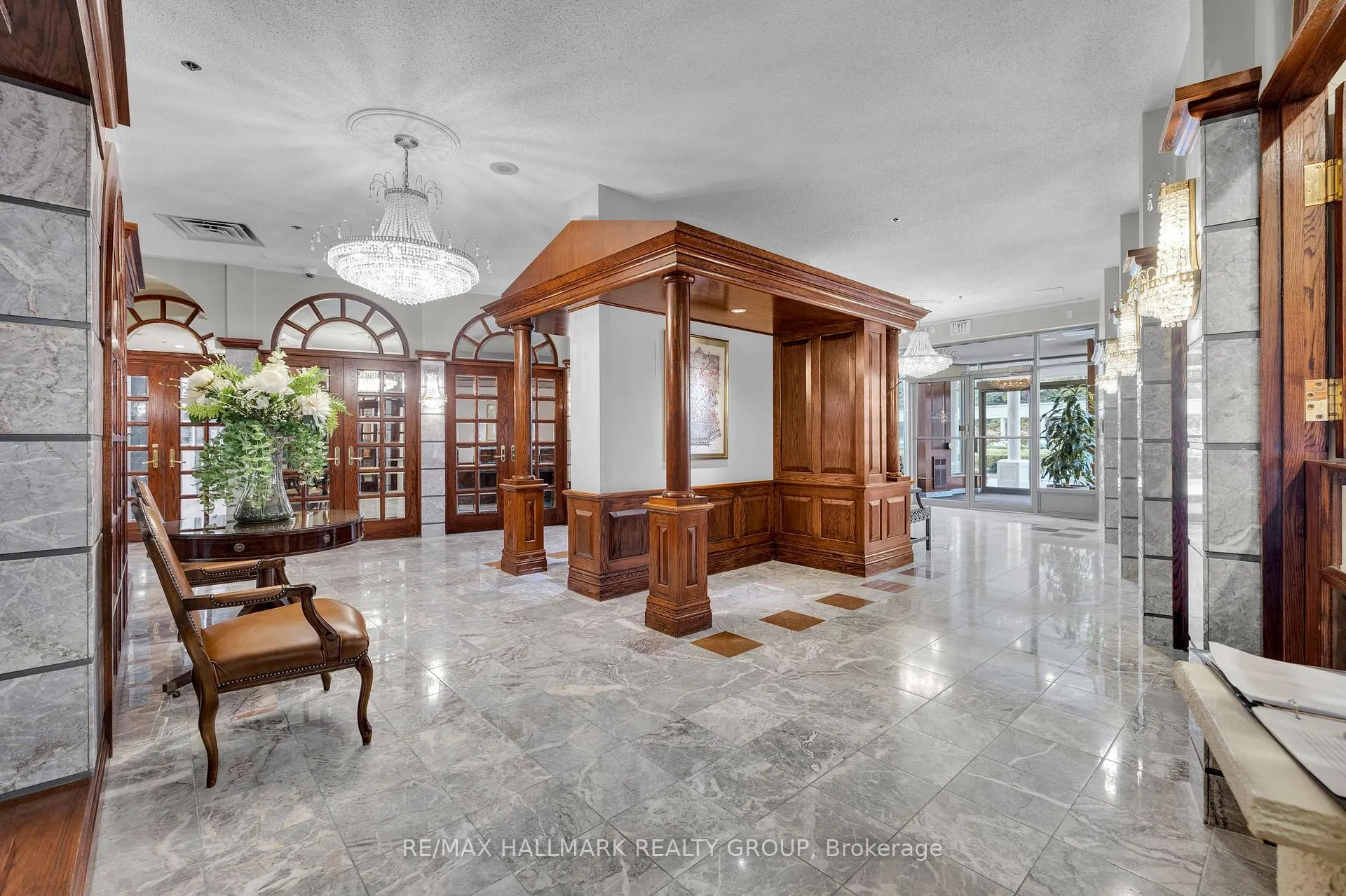 Photo 3 of Unit 2403, 1480 Riverside Drive, Ottawa, Riverview Park — HOMEH