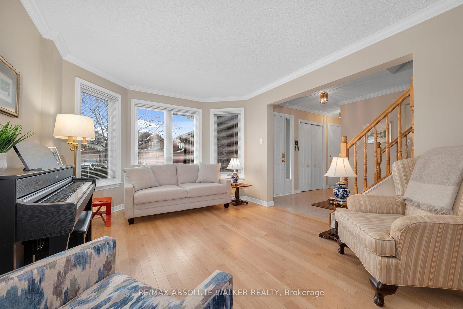 Photo 2 of 5 Forestglade Crescent, Ottawa, Hunt Club Park — HOMEH