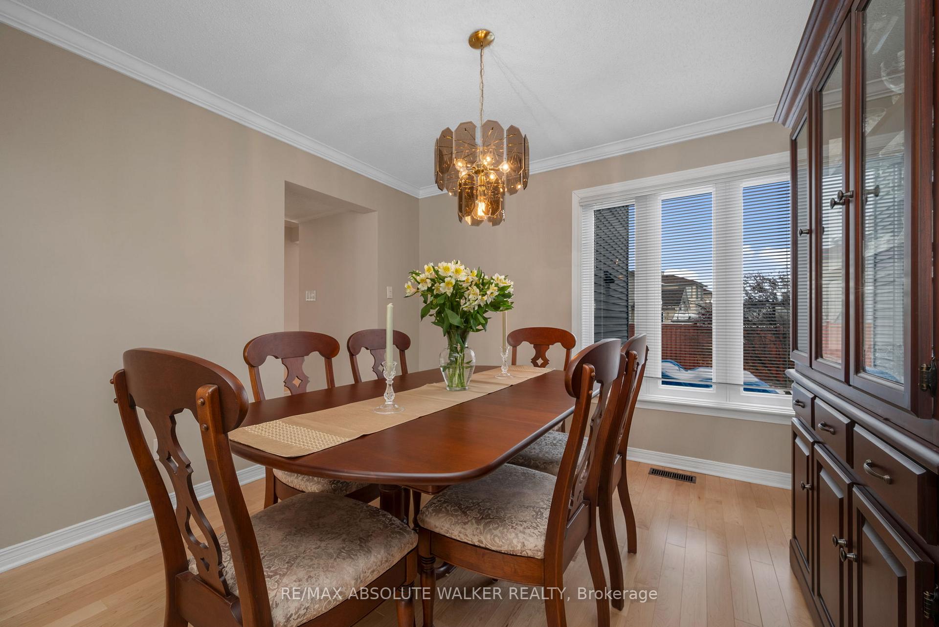 Photo 6 of 5 Forestglade Crescent, Ottawa, Hunt Club Park — HOMEH