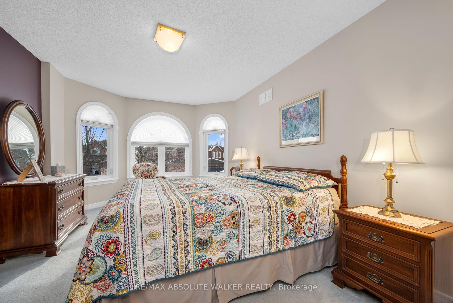 Photo 17 of 5 Forestglade Crescent, Ottawa, Hunt Club Park — HOMEH