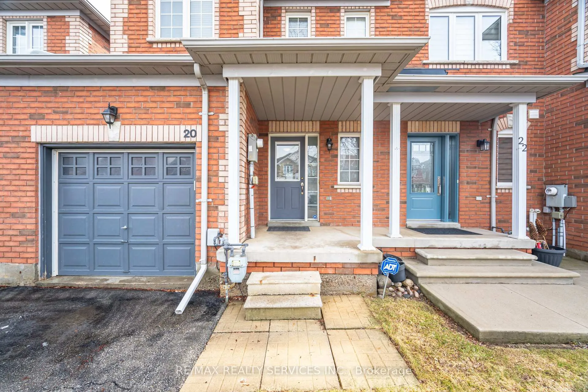 Photo 4 of 20 Mossgrove Crescent, Brampton, Northwest Sandalwood Parkway — HOMEH