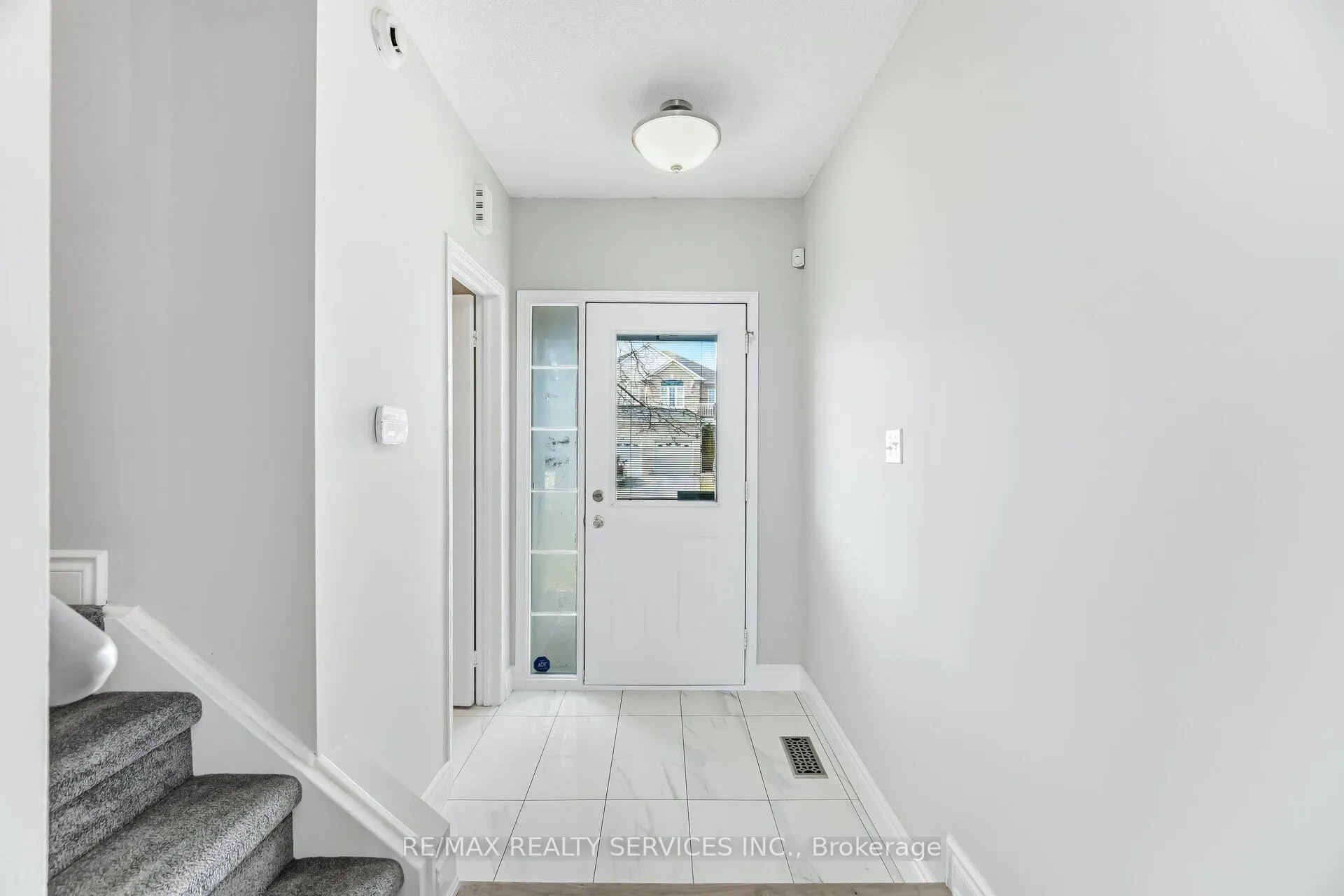 Photo 5 of 20 Mossgrove Crescent, Brampton, Northwest Sandalwood Parkway — HOMEH