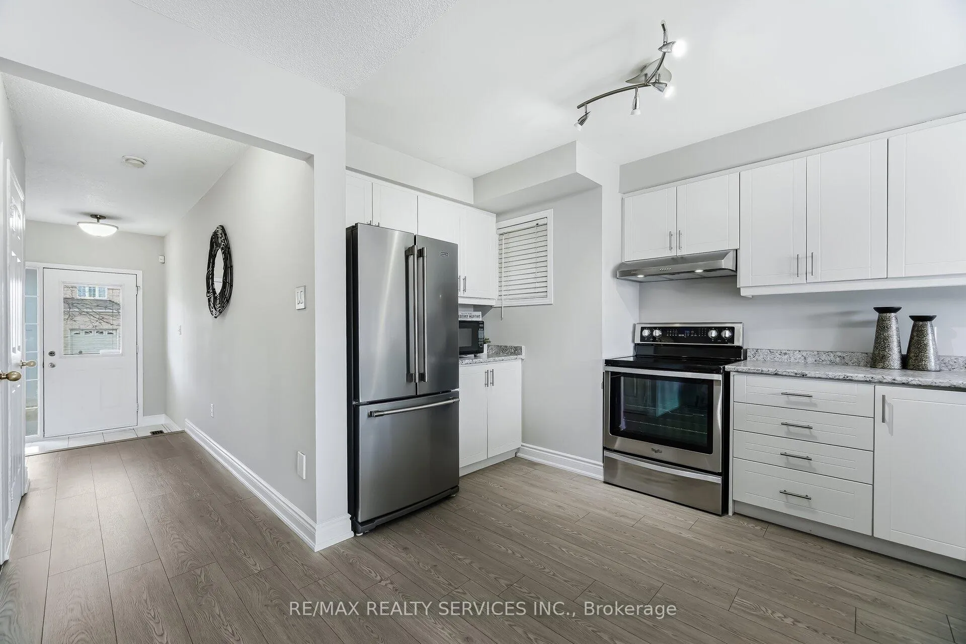 Photo 7 of 20 Mossgrove Crescent, Brampton, Northwest Sandalwood Parkway — HOMEH