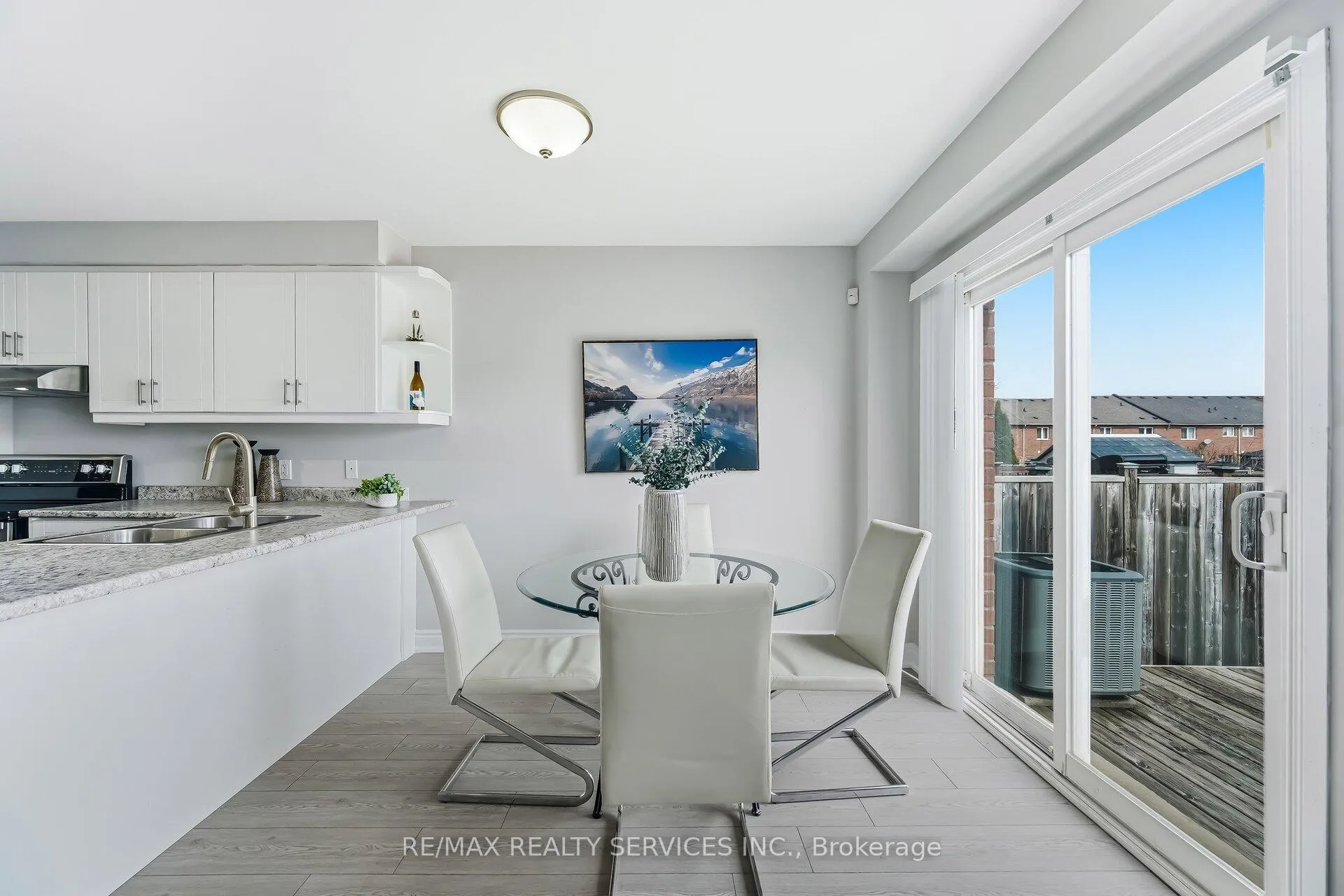 Photo 12 of 20 Mossgrove Crescent, Brampton, Northwest Sandalwood Parkway — HOMEH