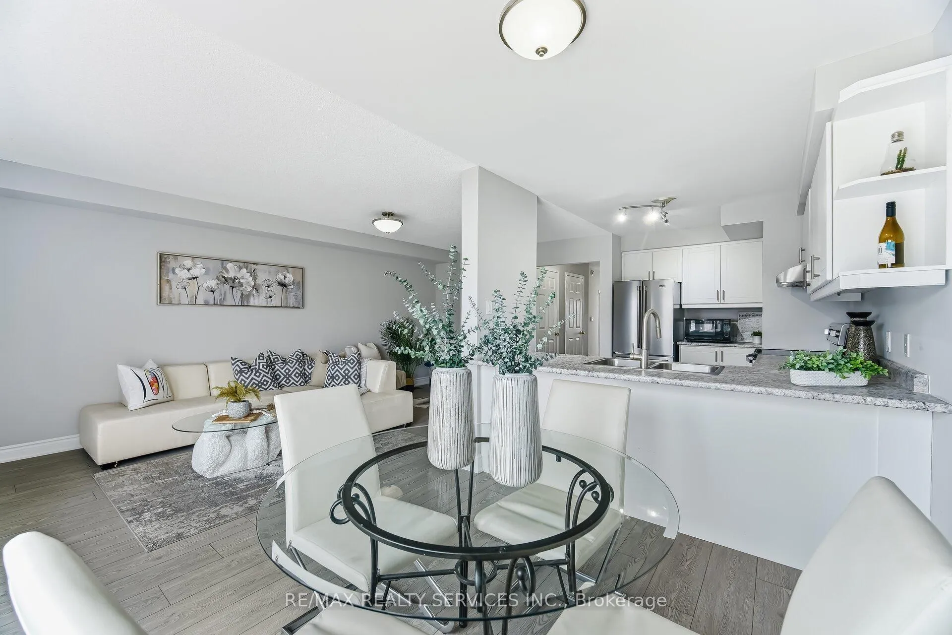 Photo 14 of 20 Mossgrove Crescent, Brampton, Northwest Sandalwood Parkway — HOMEH