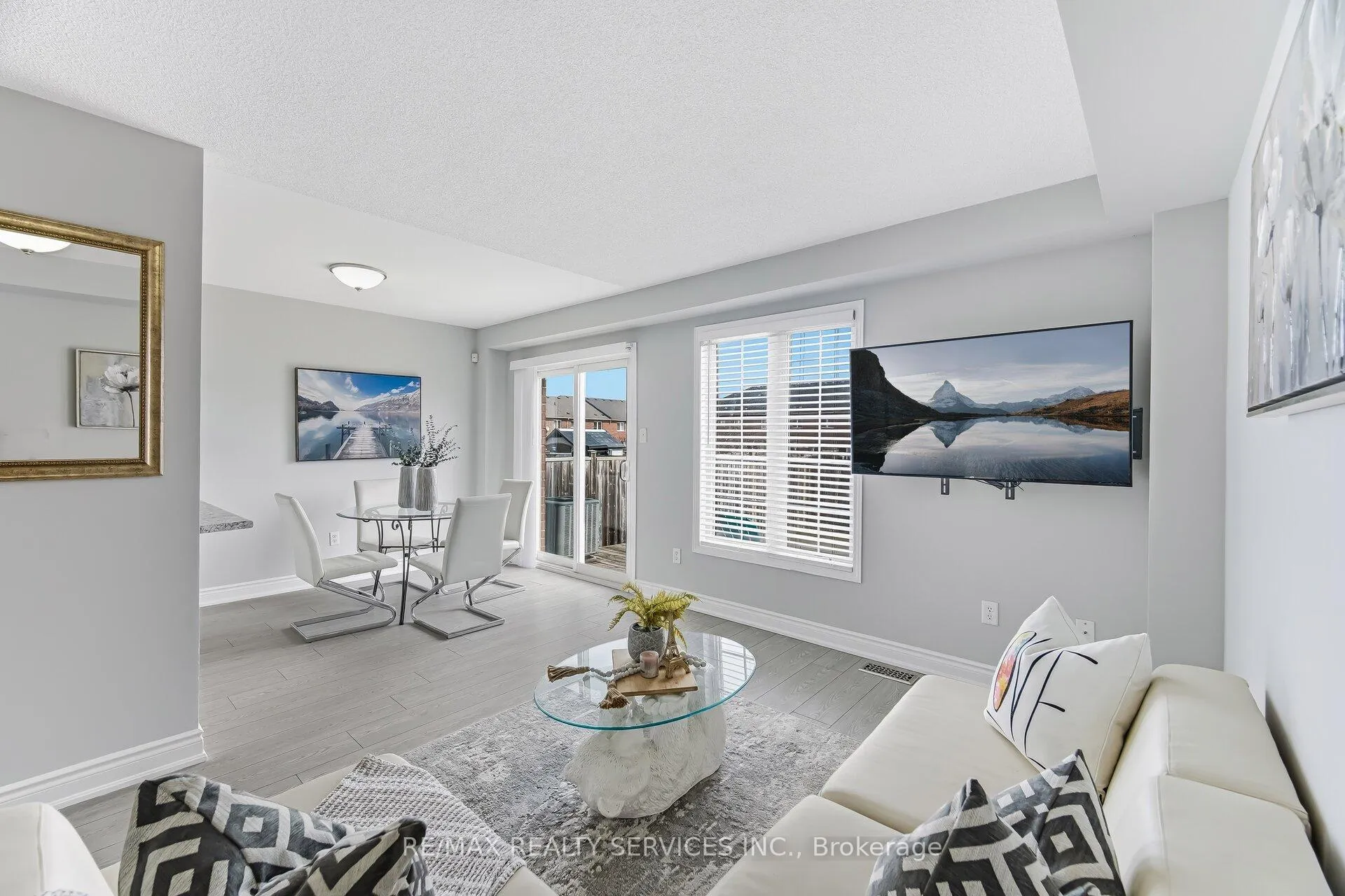 Photo 16 of 20 Mossgrove Crescent, Brampton, Northwest Sandalwood Parkway — HOMEH