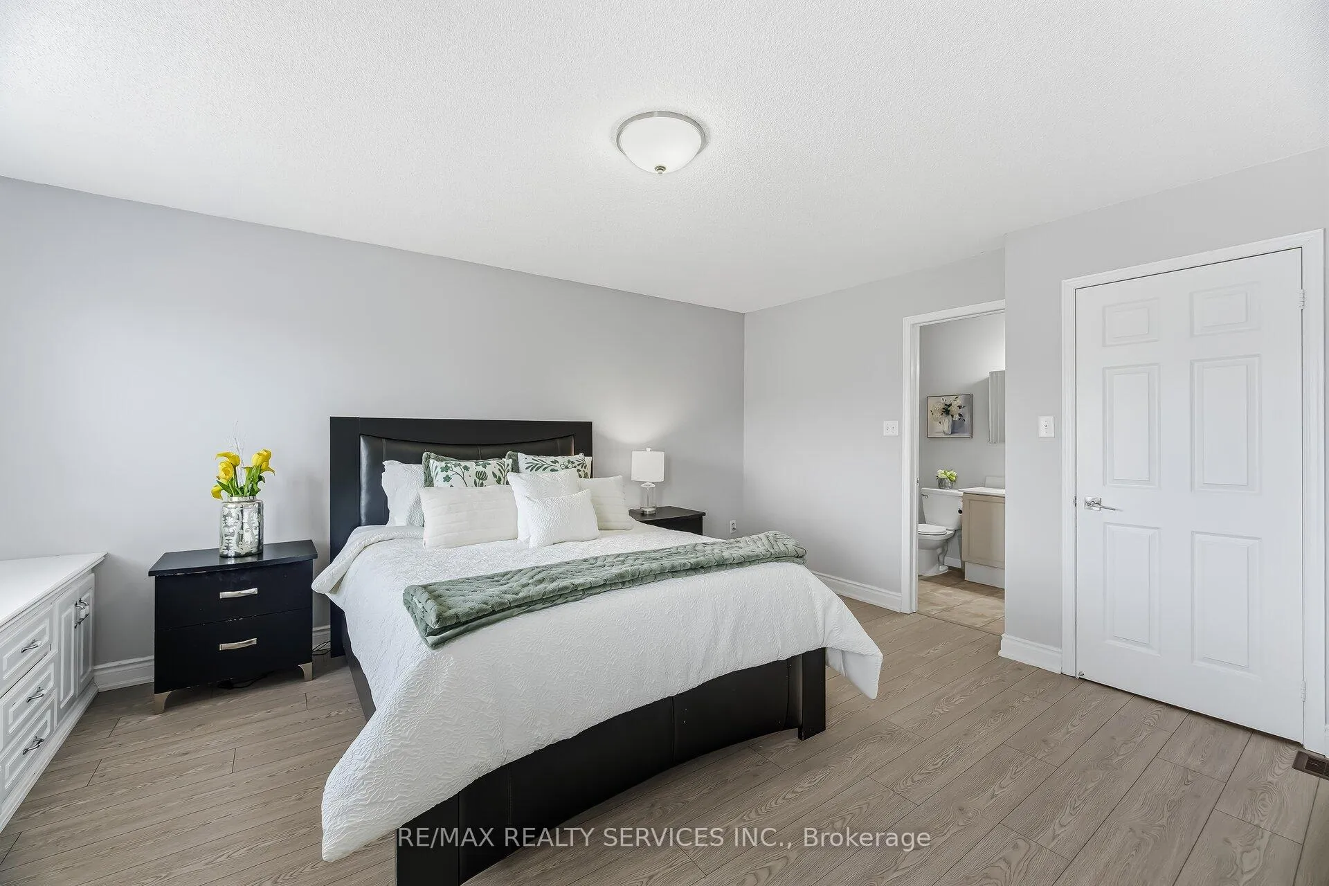 Photo 24 of 20 Mossgrove Crescent, Brampton, Northwest Sandalwood Parkway — HOMEH