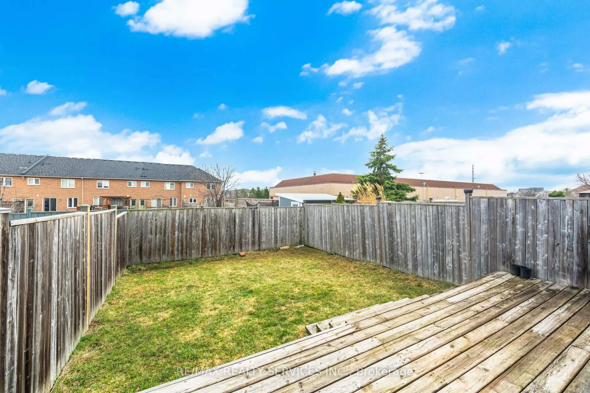 Photo 34 of 20 Mossgrove Crescent, Brampton, Northwest Sandalwood Parkway — HOMEH