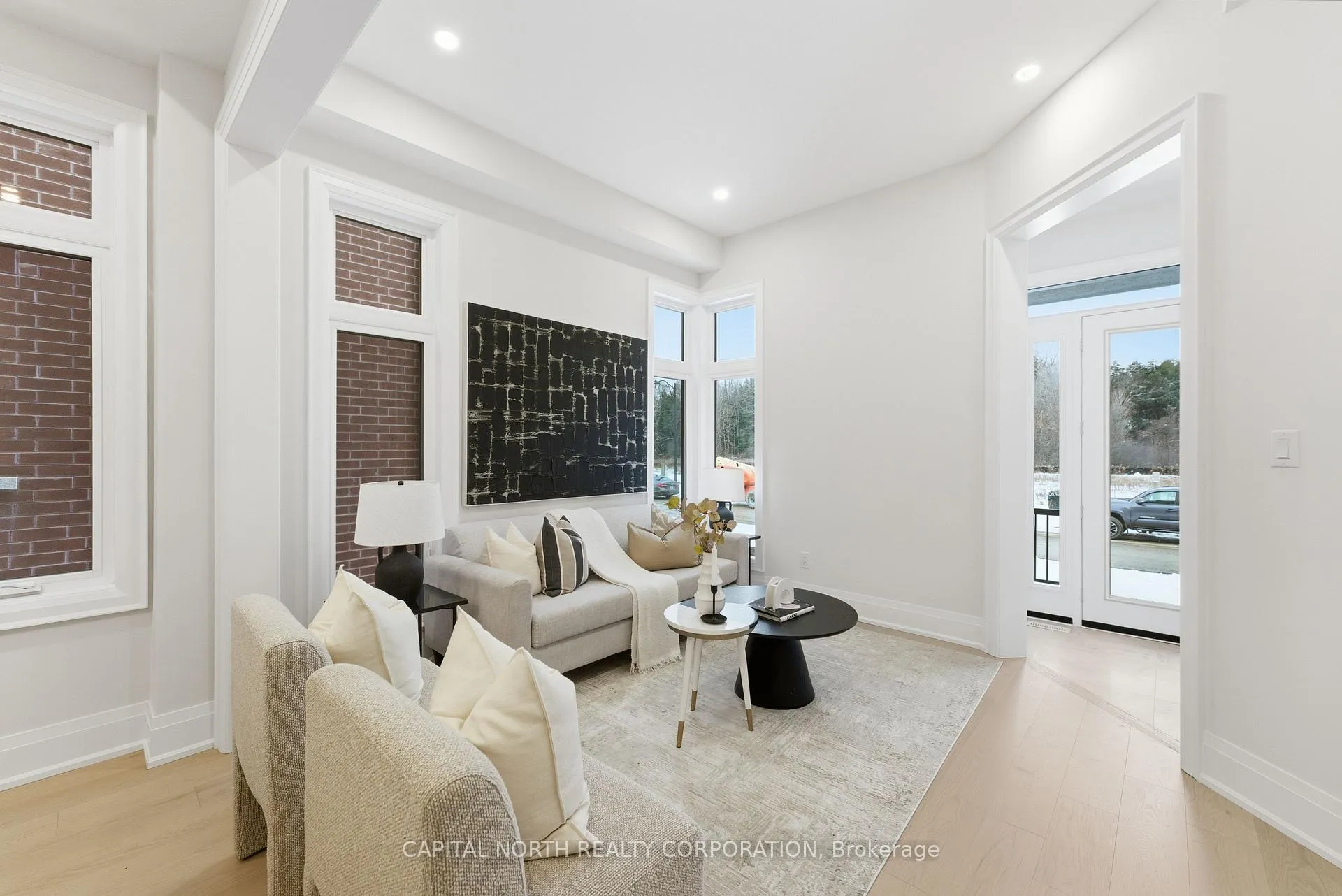 Photo 5 of 11 Gianvito Crescent, King, King City — HOMEH