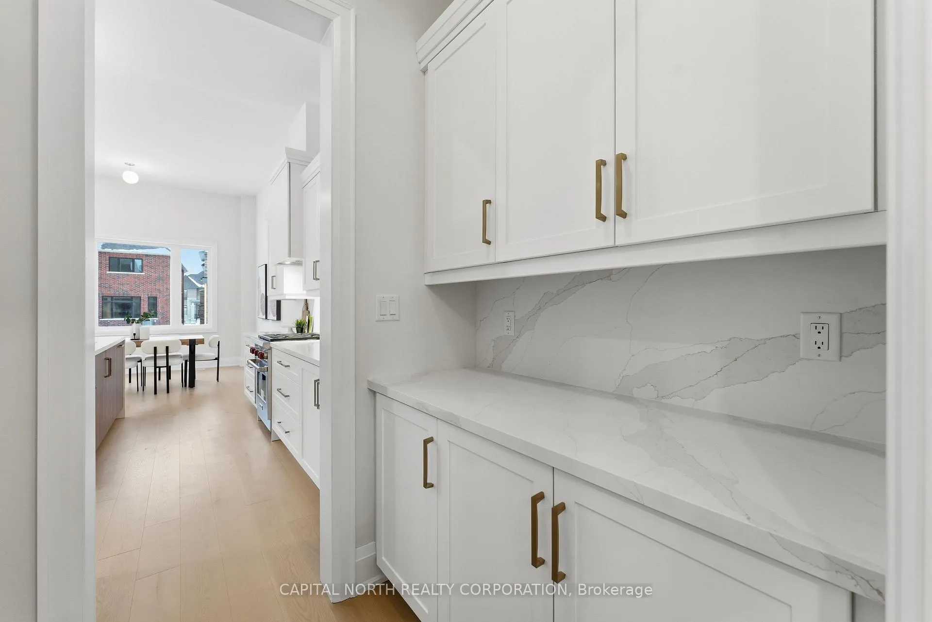 Photo 8 of 11 Gianvito Crescent, King, King City — HOMEH