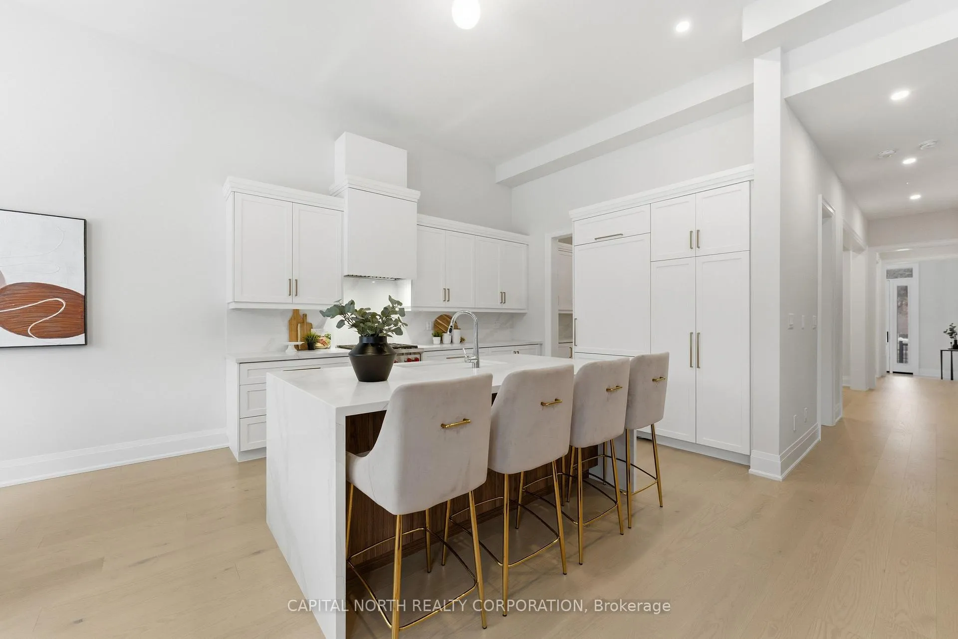Photo 9 of 11 Gianvito Crescent, King, King City — HOMEH