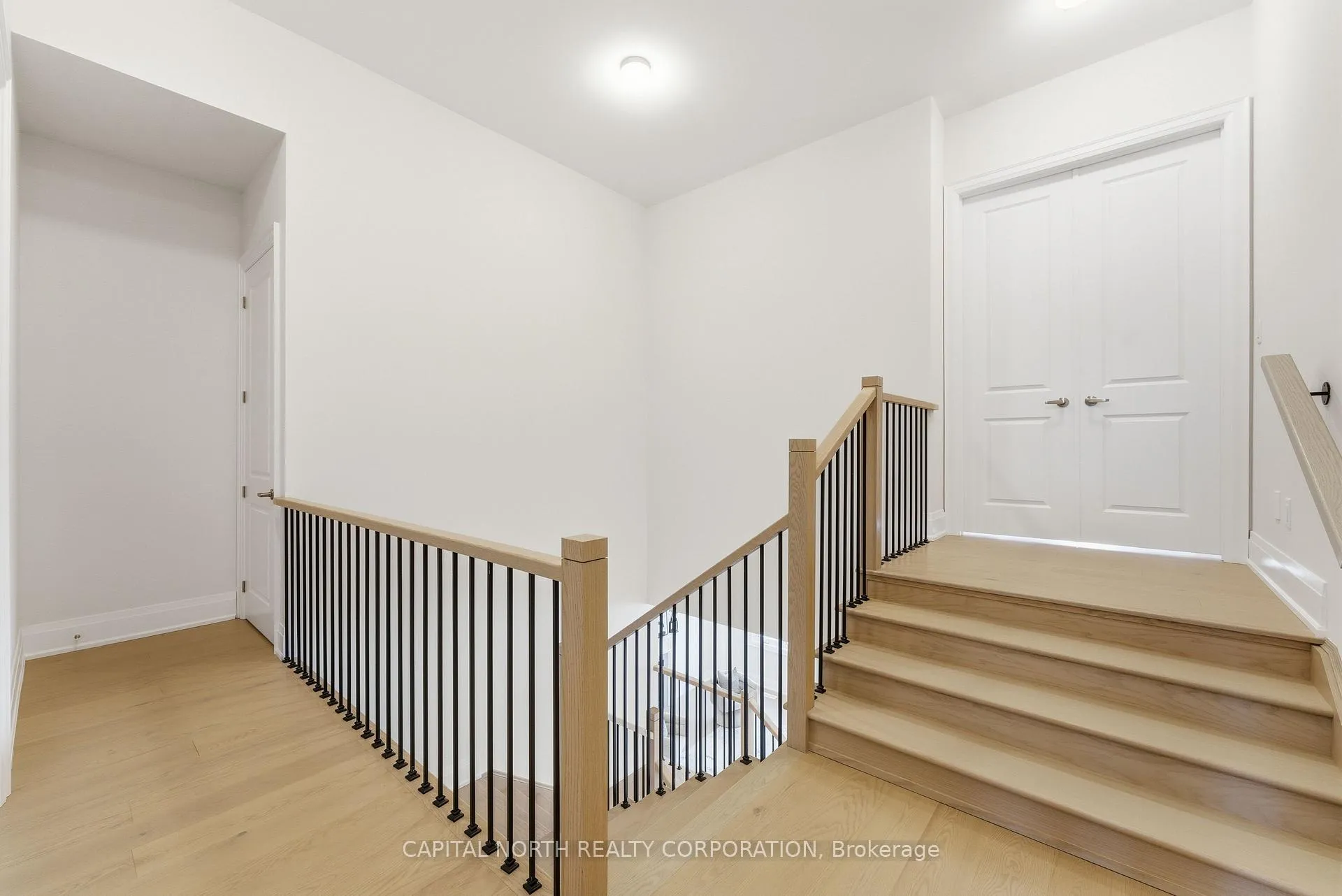 Photo 23 of 11 Gianvito Crescent, King, King City — HOMEH