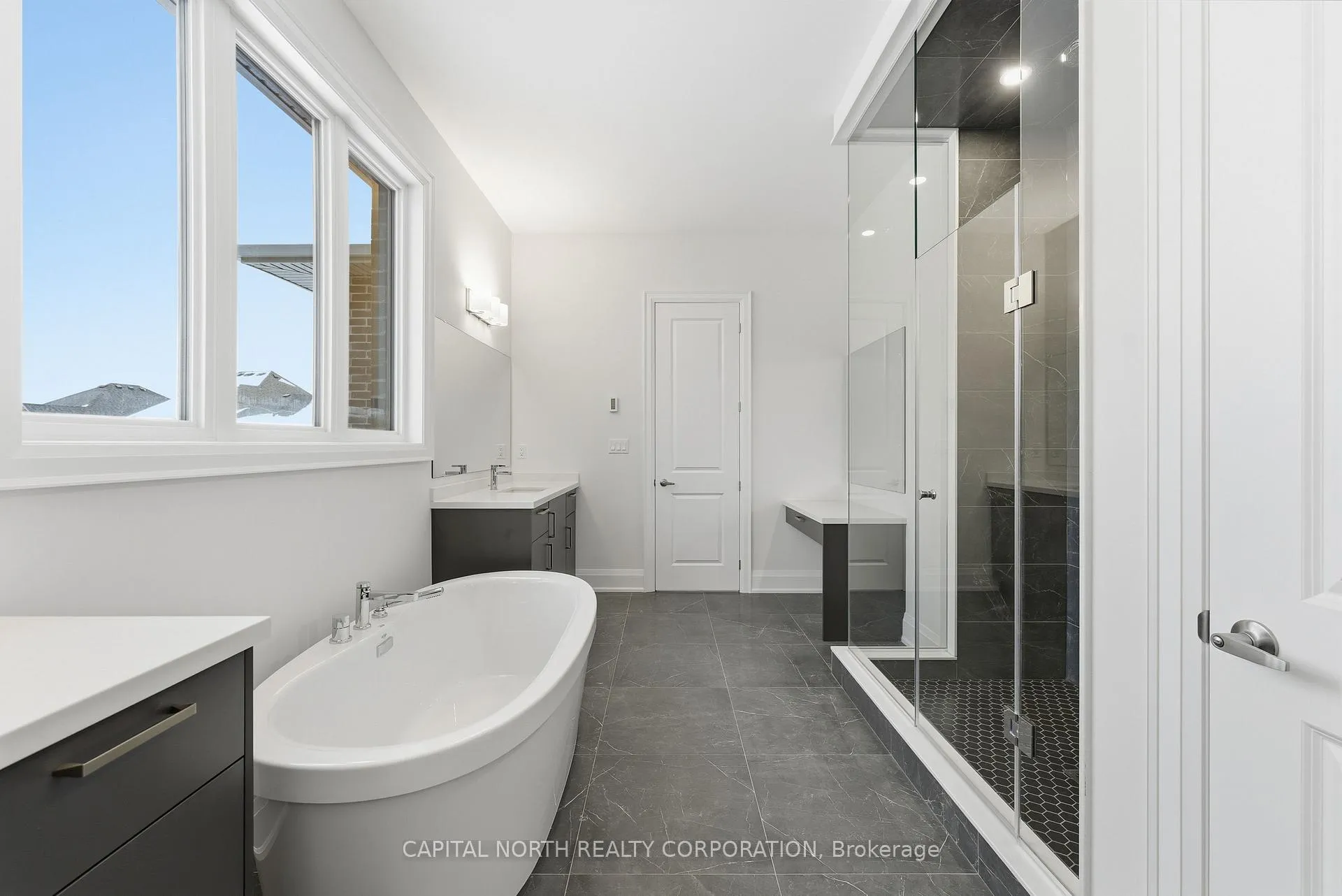 Photo 28 of 11 Gianvito Crescent, King, King City — HOMEH
