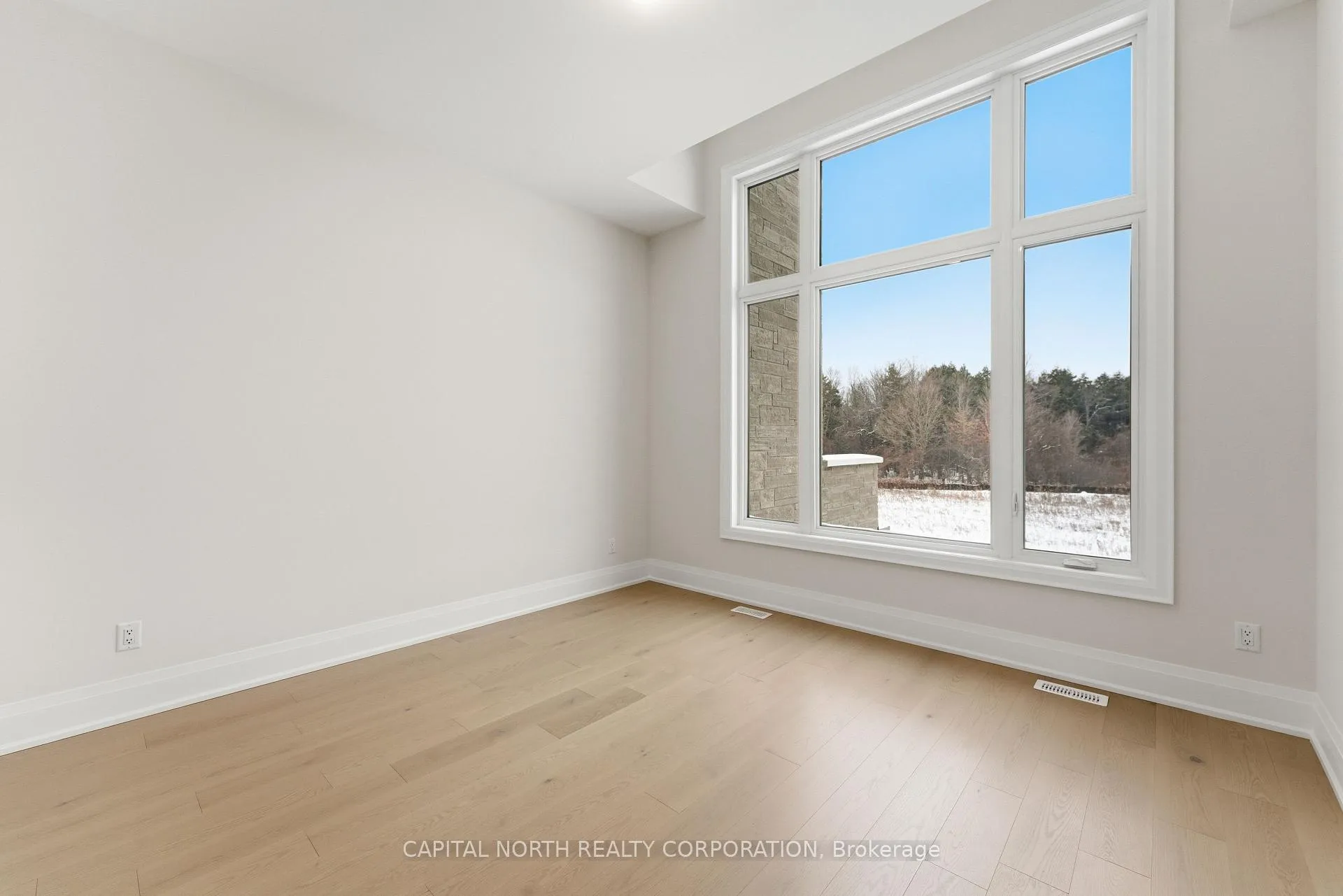 Photo 38 of 11 Gianvito Crescent, King, King City — HOMEH
