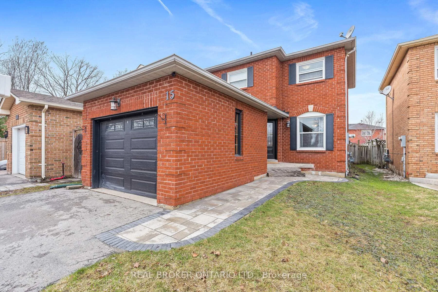 Photo 2 of 15 Smith Drive, Halton Hills, Georgetown — HOMEH