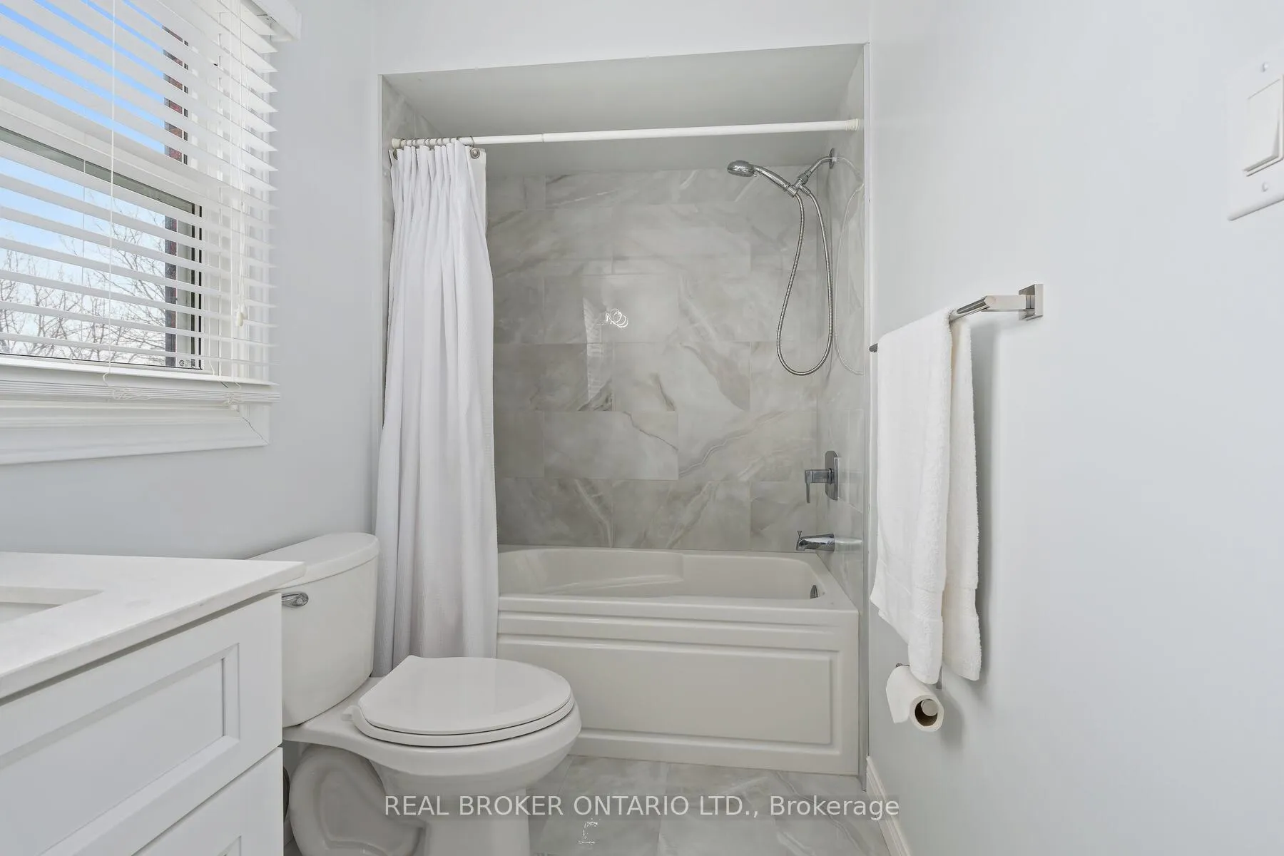 Photo 18 of 15 Smith Drive, Halton Hills, Georgetown — HOMEH