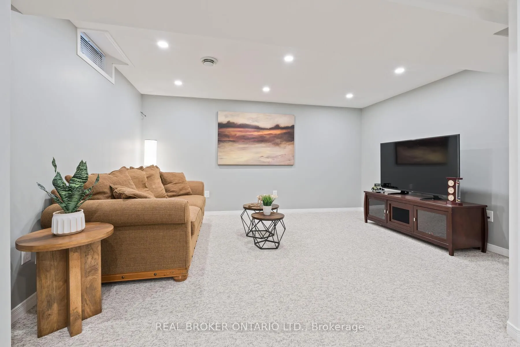 Photo 21 of 15 Smith Drive, Halton Hills, Georgetown — HOMEH