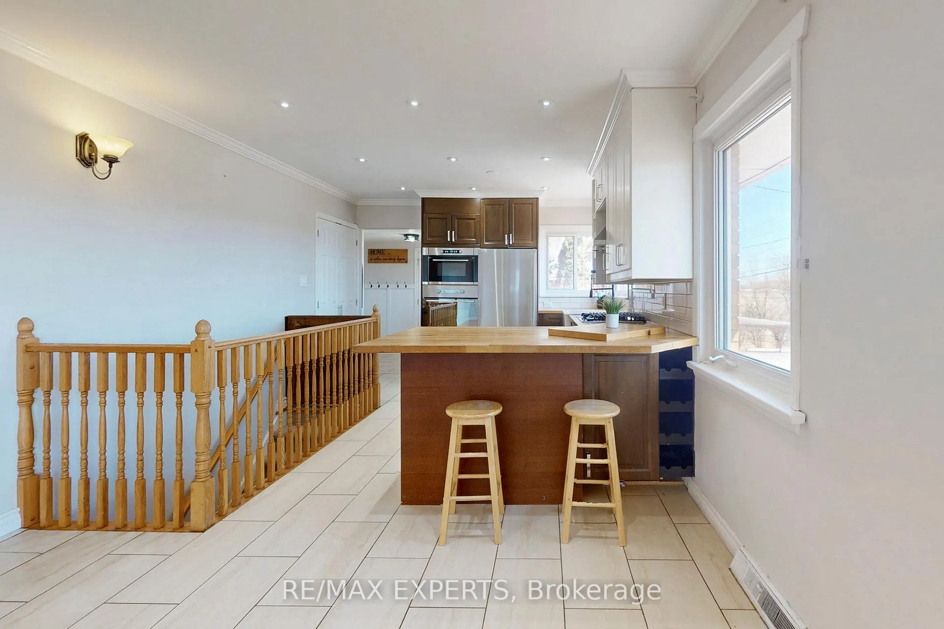 Photo 10 of 2088 Killarney Beach Road, Innisfil, Rural Innisfil — HOMEH