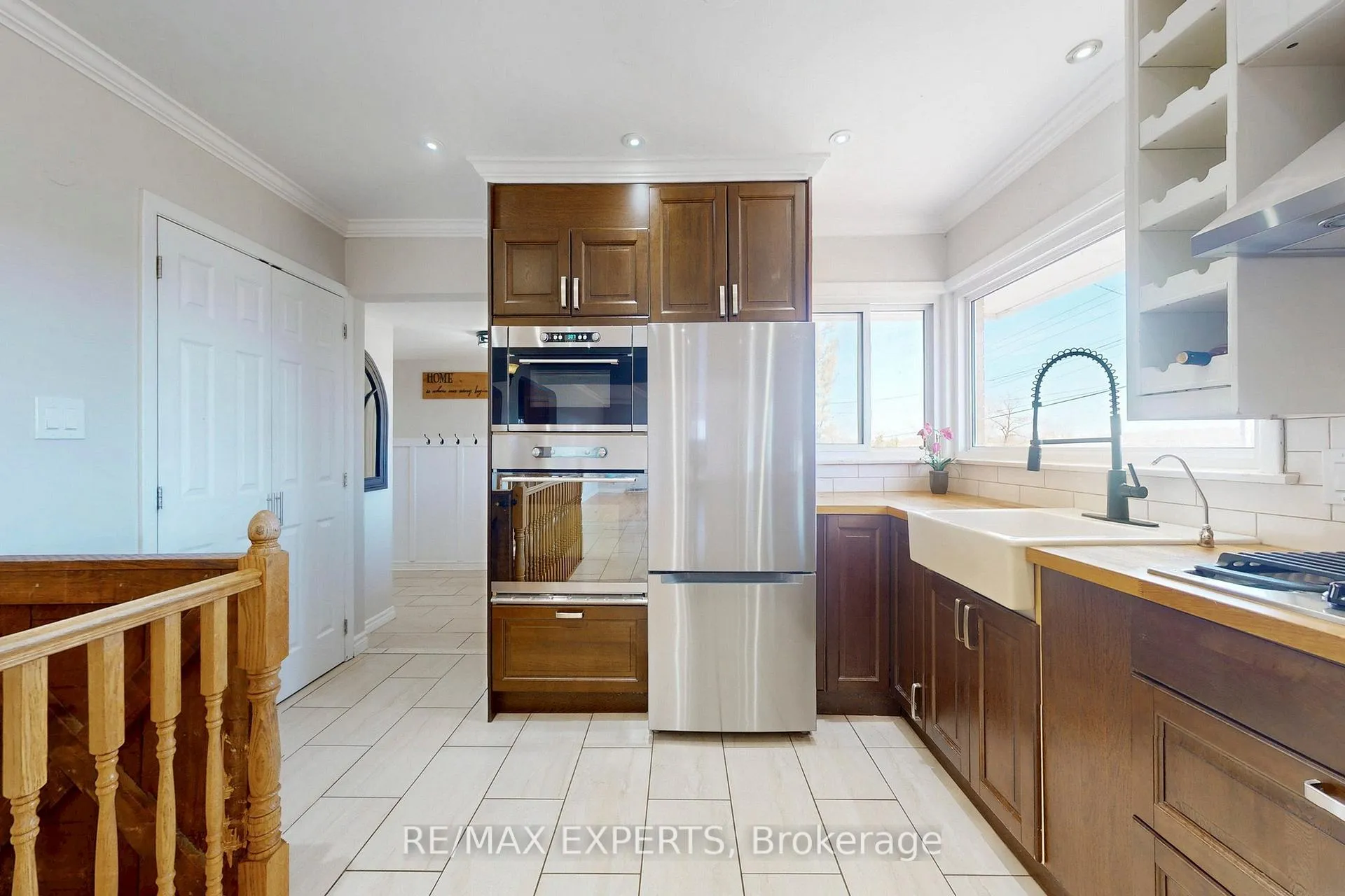 Photo 13 of 2088 Killarney Beach Road, Innisfil, Rural Innisfil — HOMEH