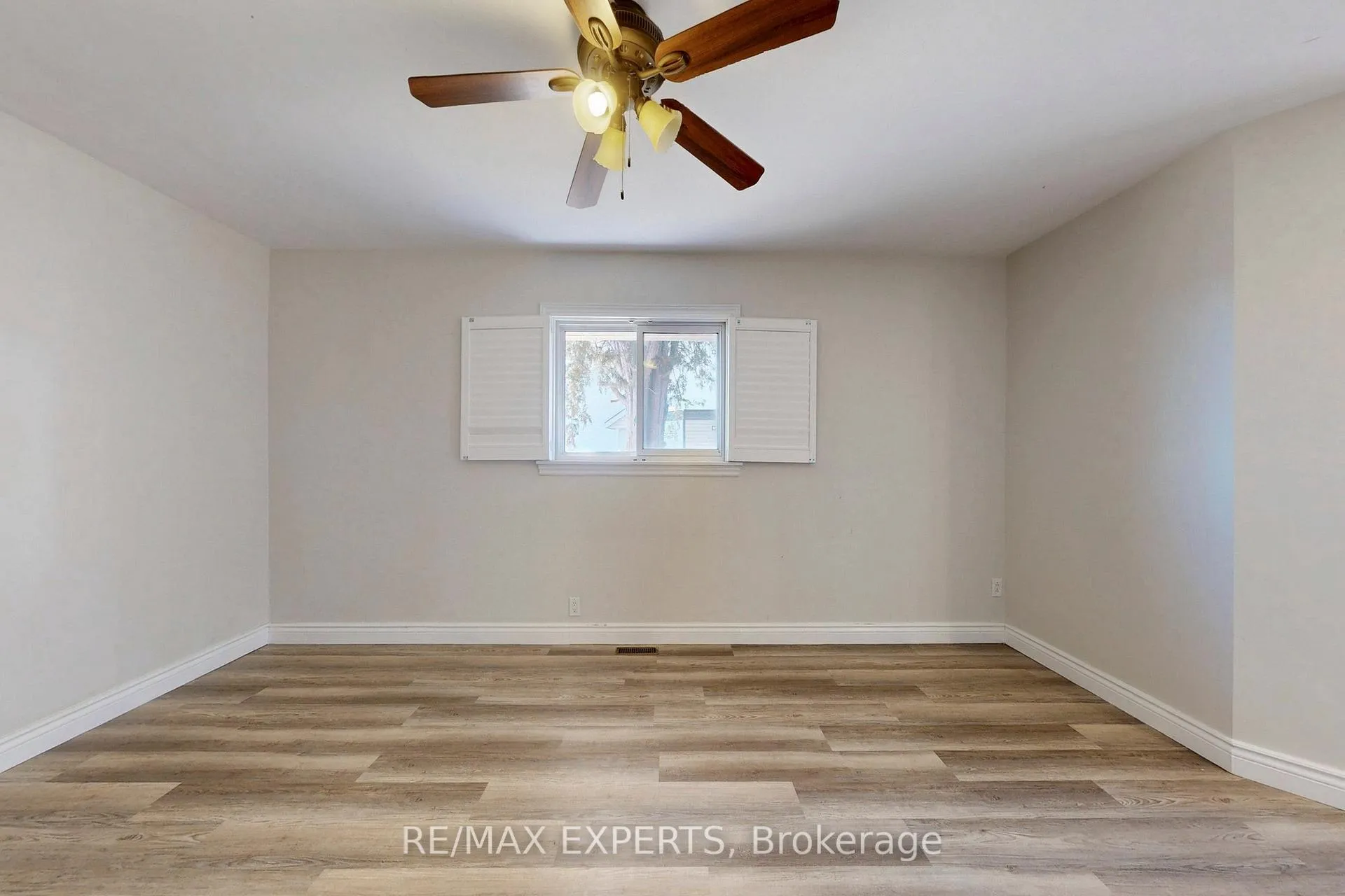 Photo 15 of 2088 Killarney Beach Road, Innisfil, Rural Innisfil — HOMEH