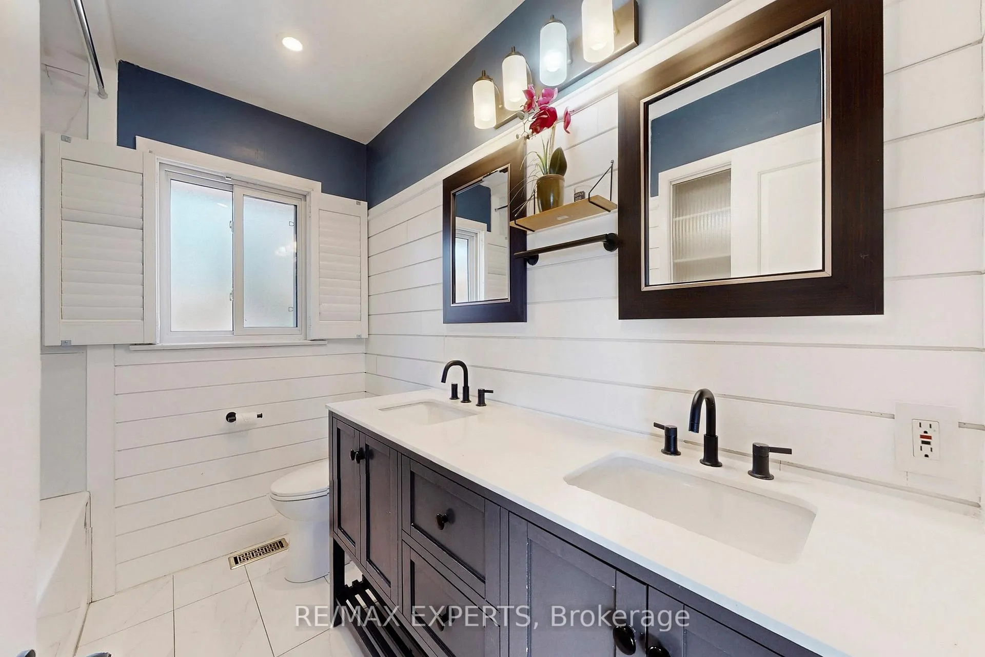 Photo 22 of 2088 Killarney Beach Road, Innisfil, Rural Innisfil — HOMEH