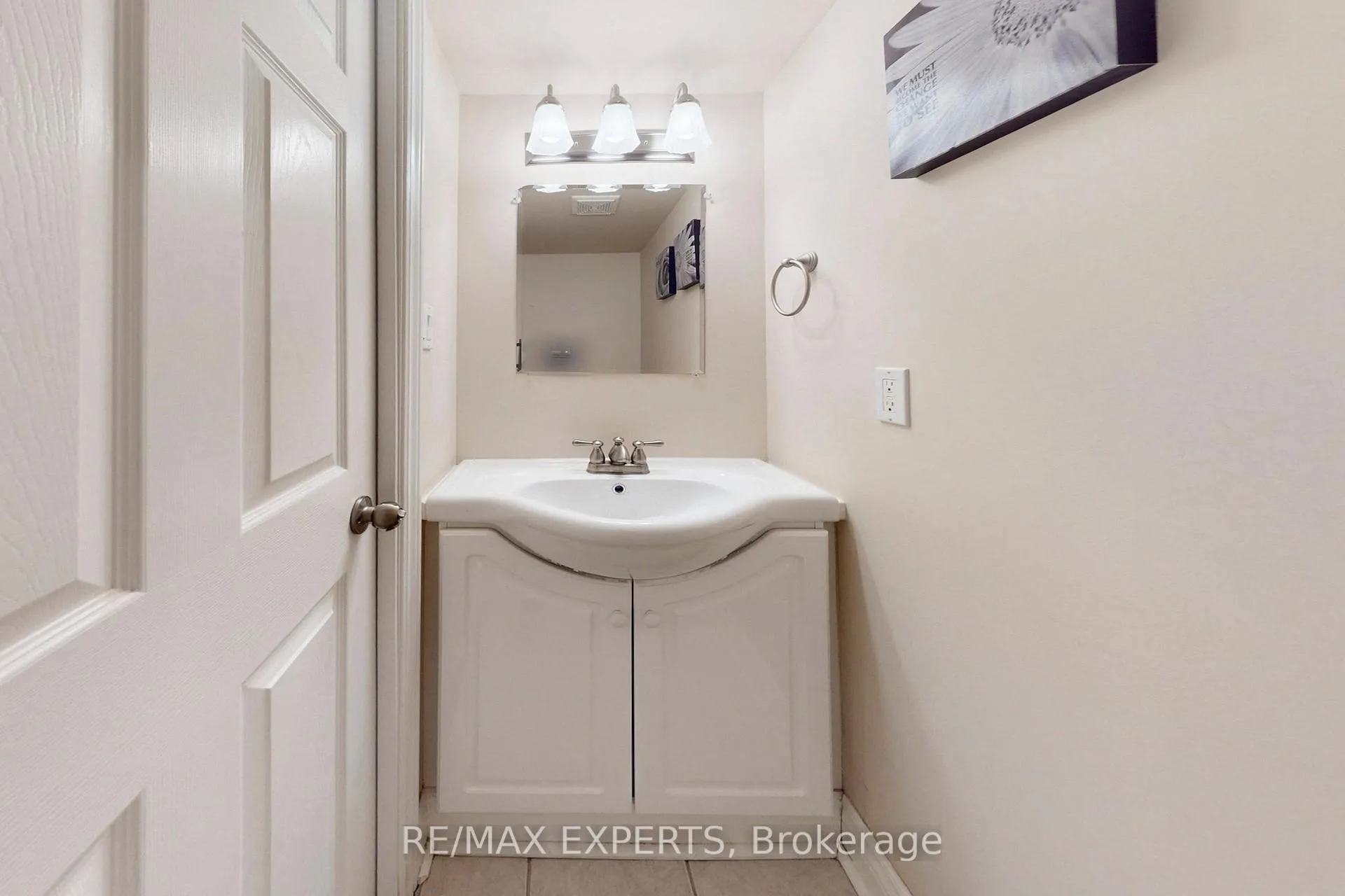 Photo 37 of 2088 Killarney Beach Road, Innisfil, Rural Innisfil — HOMEH
