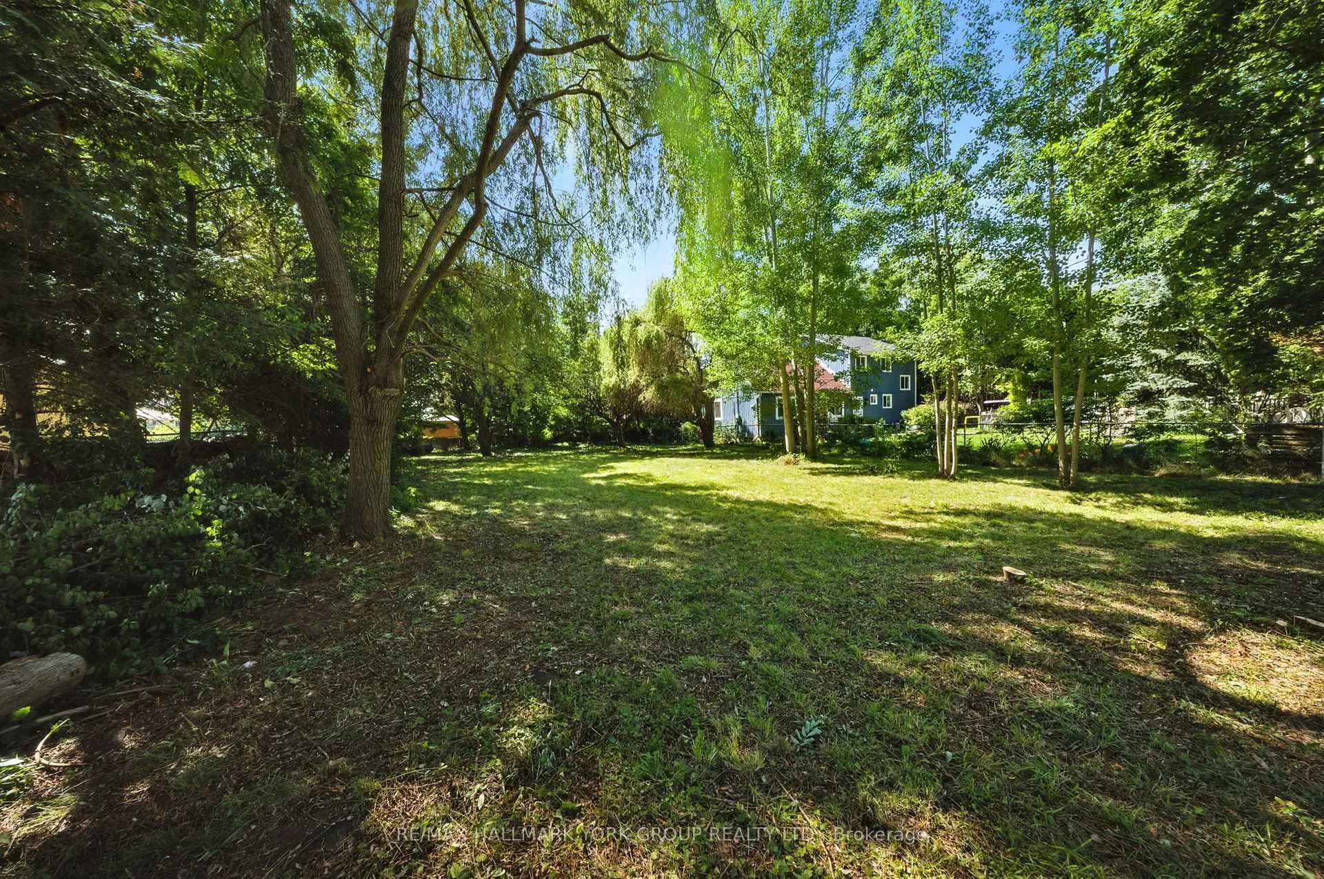 Photo 7 of 136A Metro Road N, Georgina, Historic Lakeshore Communities — HOMEH