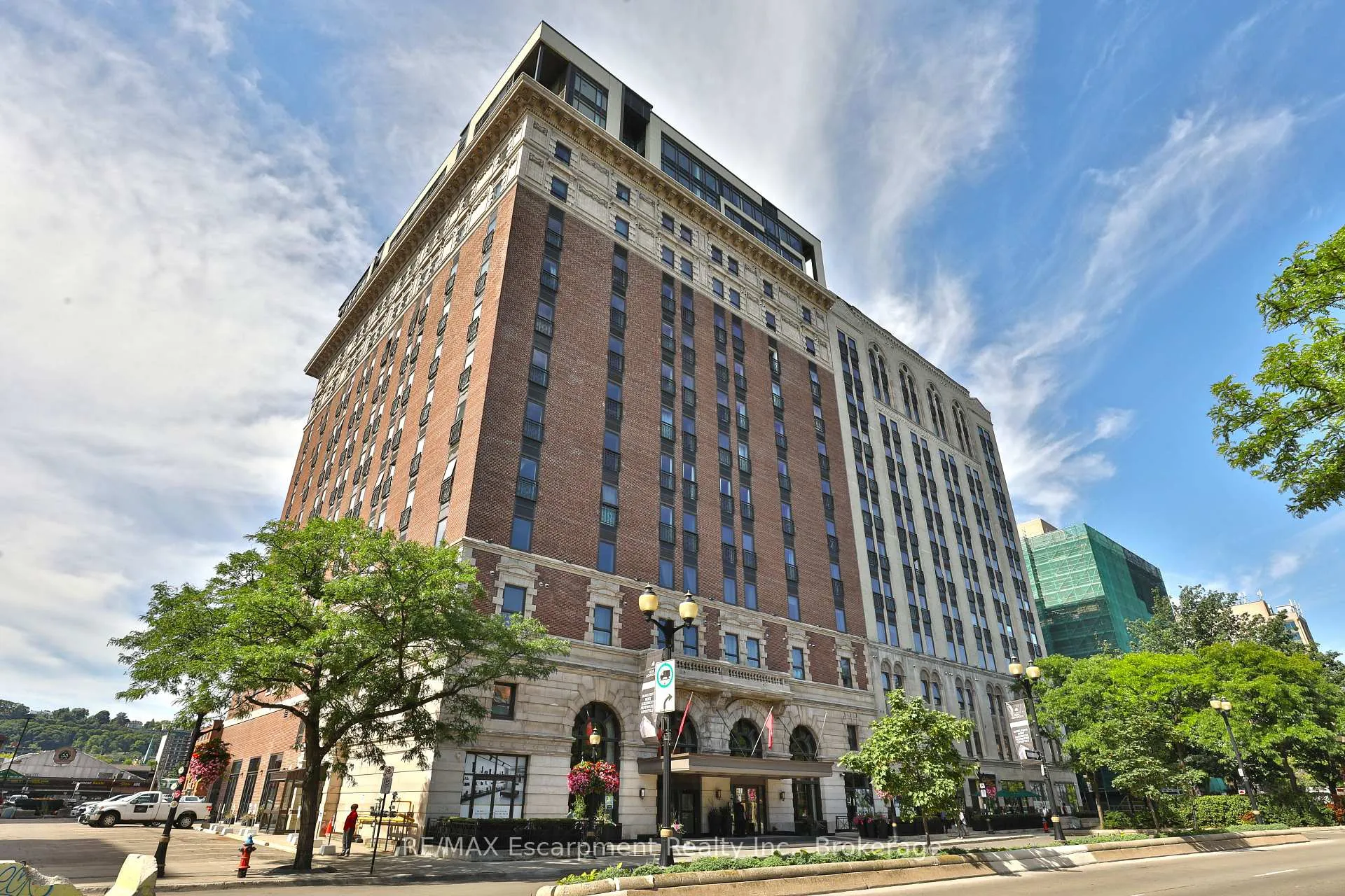 Front of Unit 618, 118 King Street E