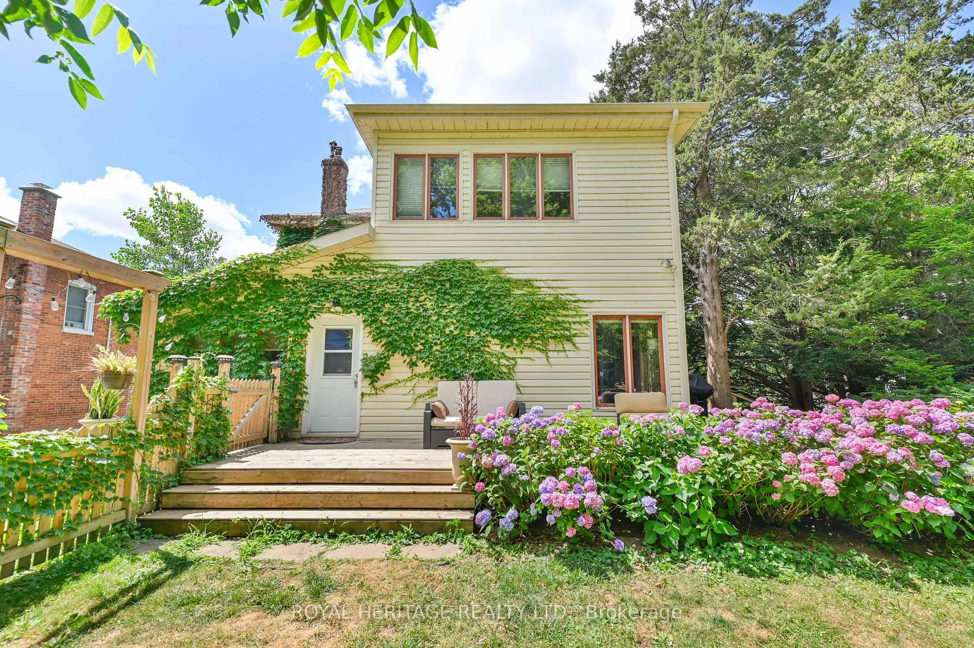 Photo 31 of 141 Foster Avenue, Belleville, Belleville Ward — HOMEH