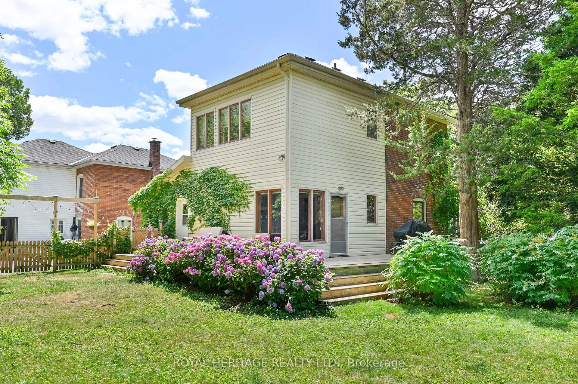 Photo 33 of 141 Foster Avenue, Belleville, Belleville Ward — HOMEH