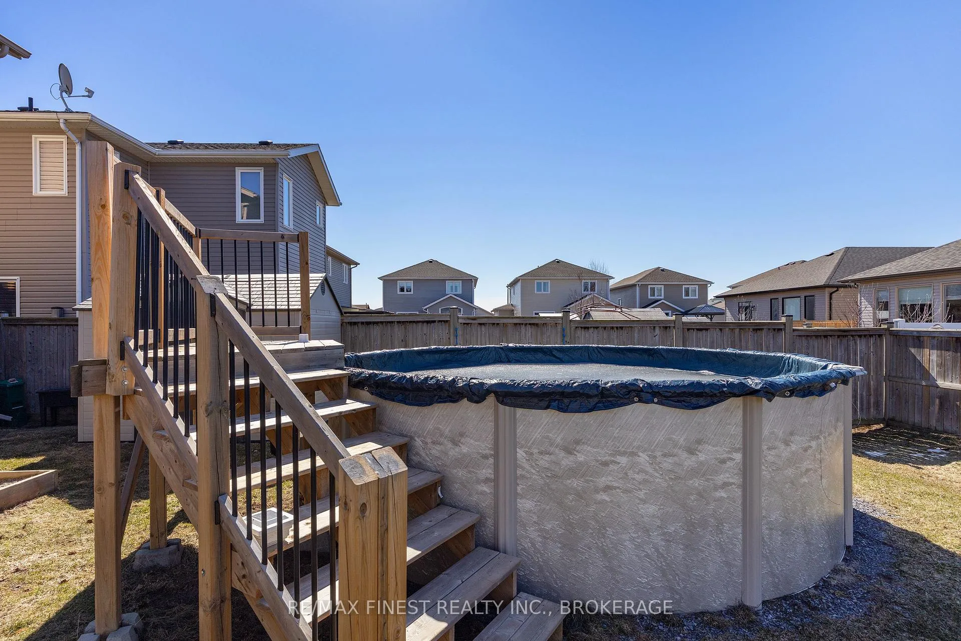Photo 10 of 108 Pratt Drive, Loyalist, Amherstview — HOMEH