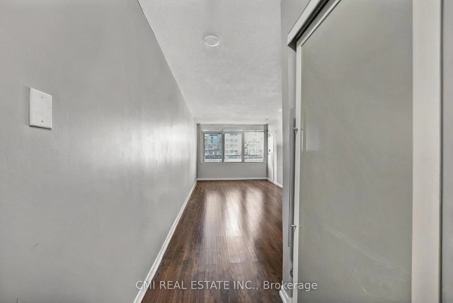 Photo 4 of Unit 725, 38 Joe Shuster Way, Toronto, South Parkdale — HOMEH