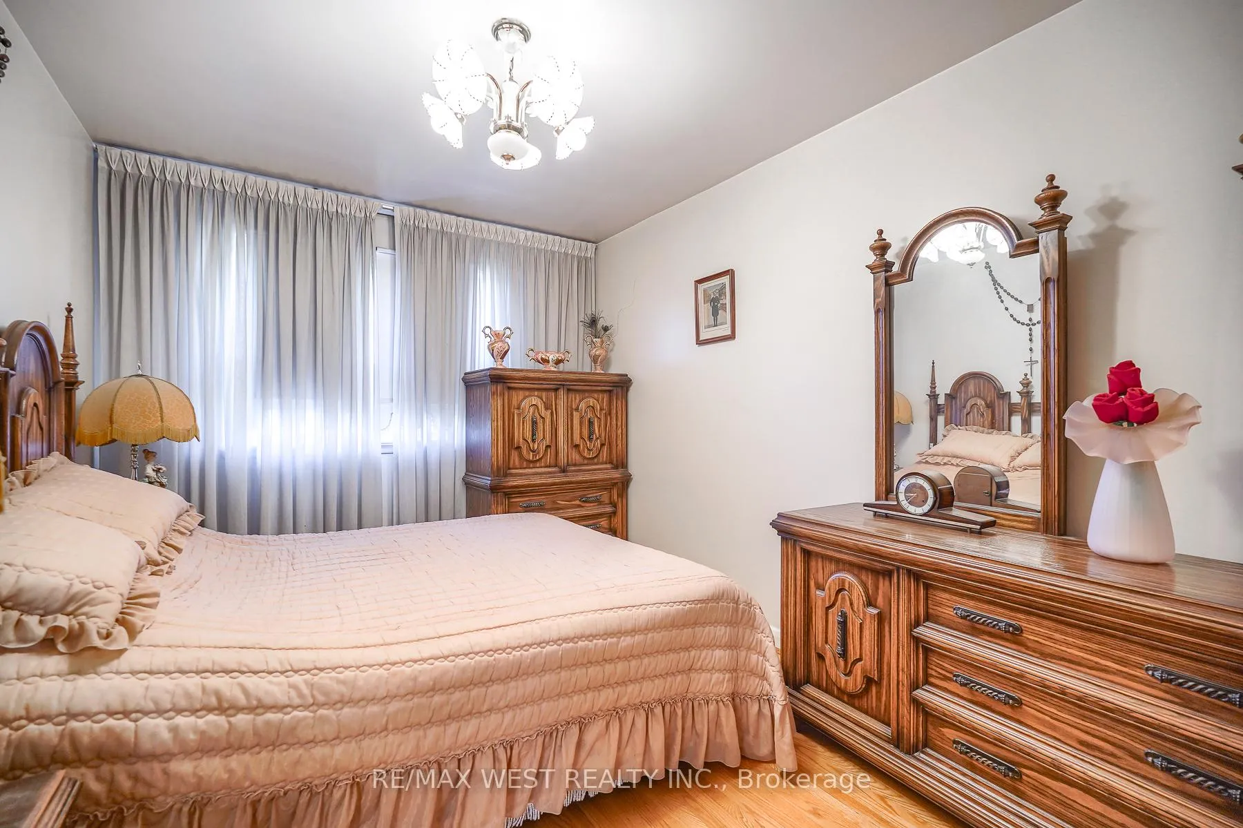 Photo 19 of 6 Dalrymple Drive, Toronto, Rockcliffe-Smythe — HOMEH