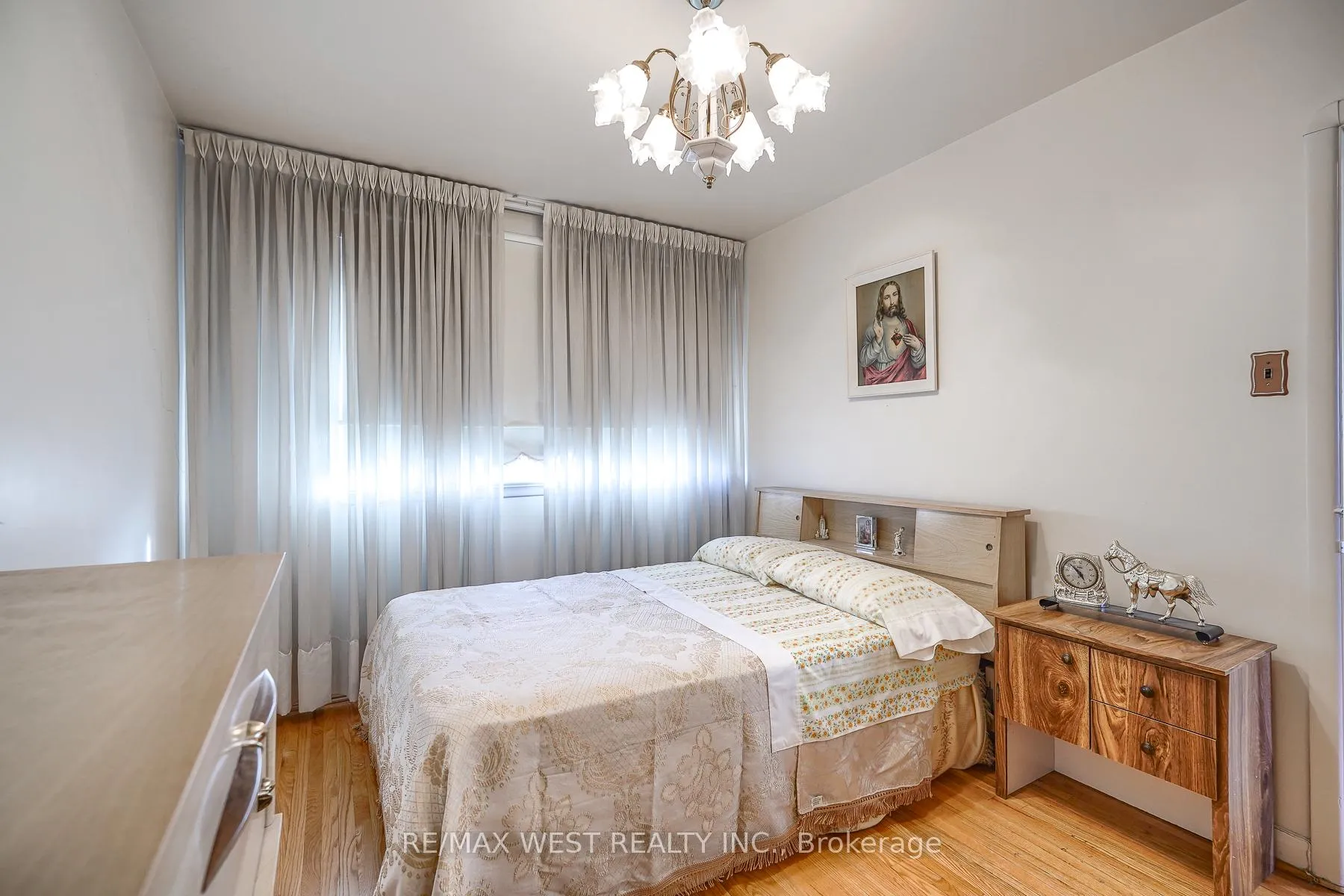 Photo 22 of 6 Dalrymple Drive, Toronto, Rockcliffe-Smythe — HOMEH
