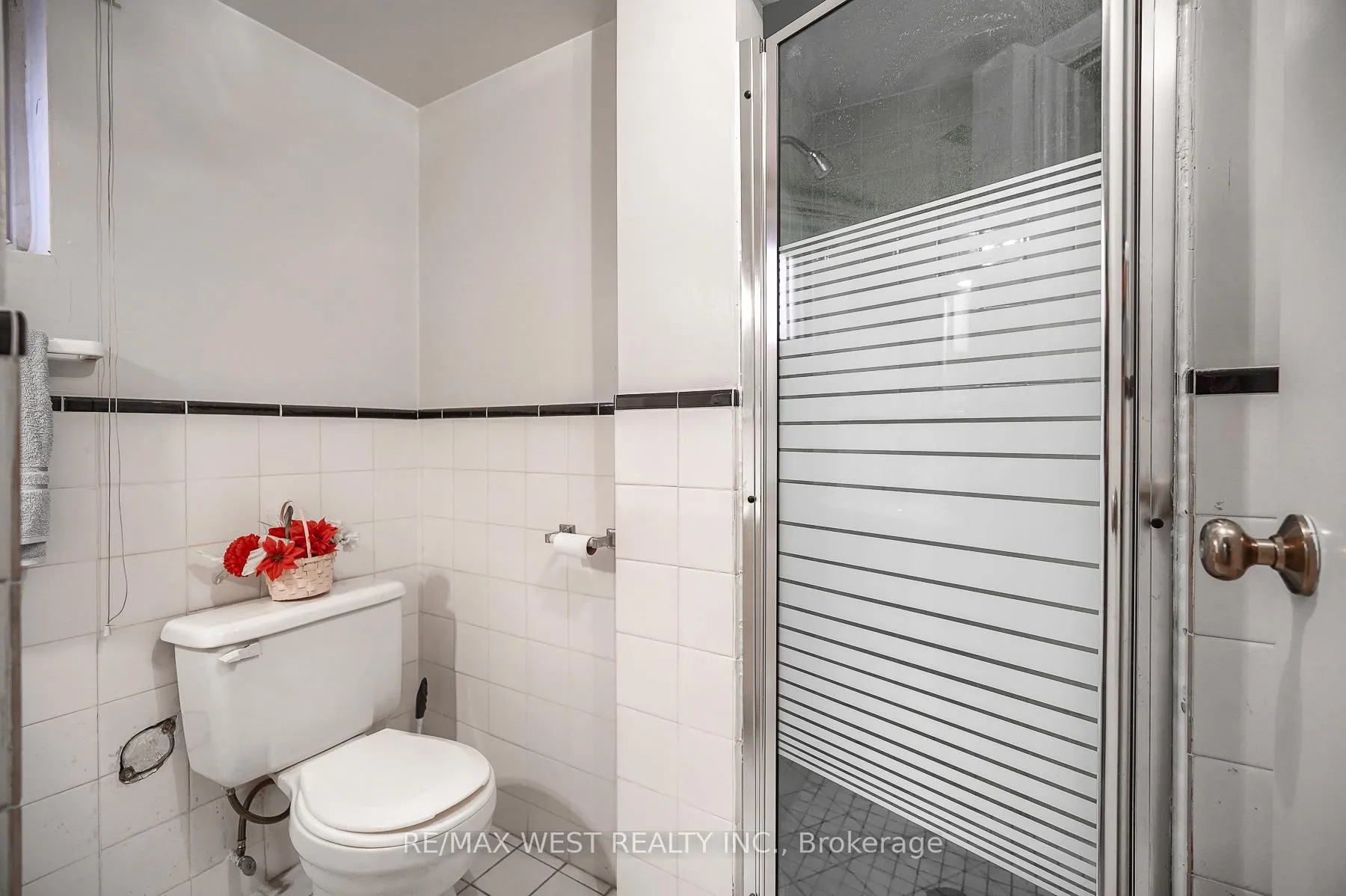 Photo 32 of 6 Dalrymple Drive, Toronto, Rockcliffe-Smythe — HOMEH