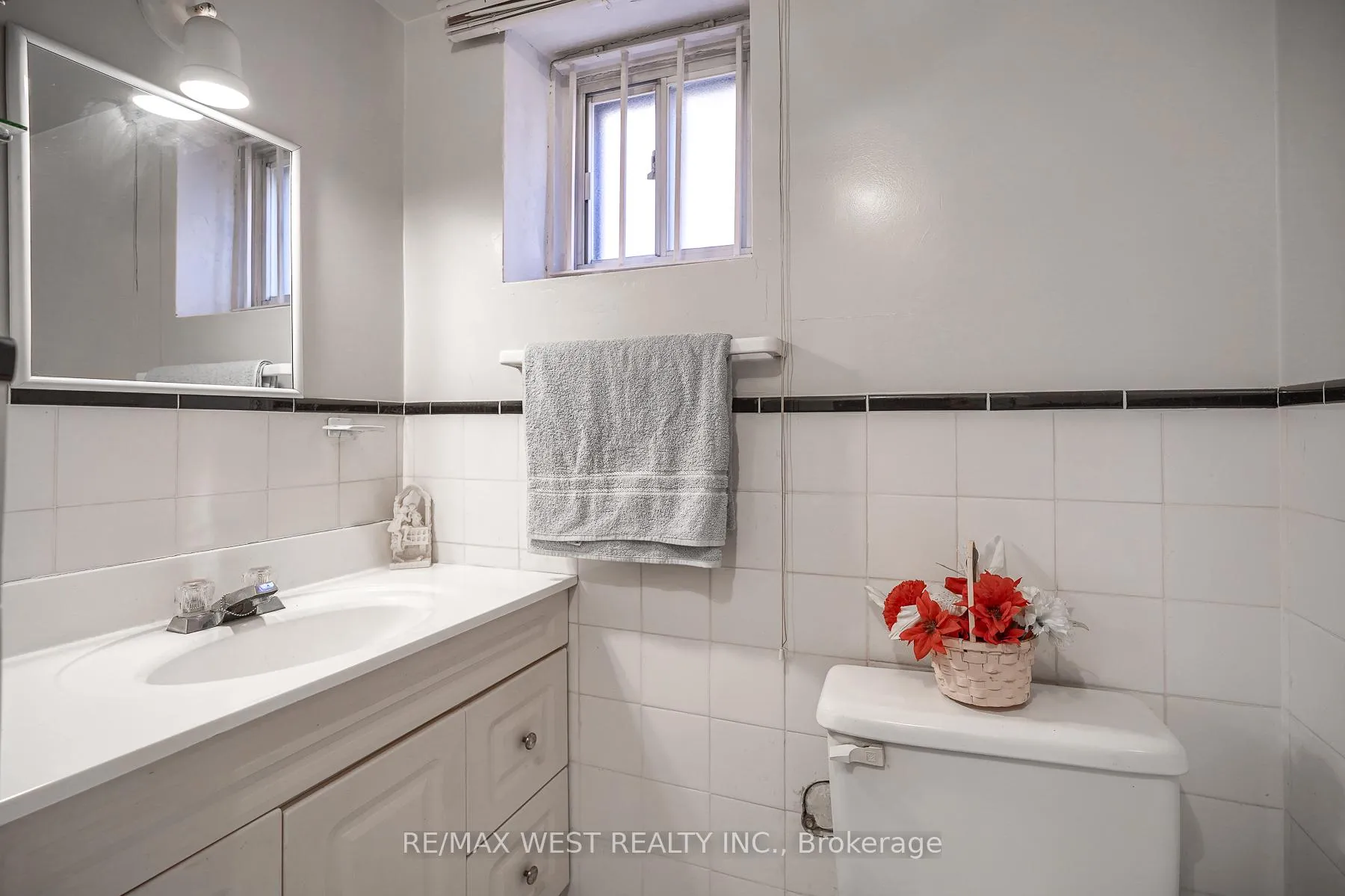 Photo 33 of 6 Dalrymple Drive, Toronto, Rockcliffe-Smythe — HOMEH