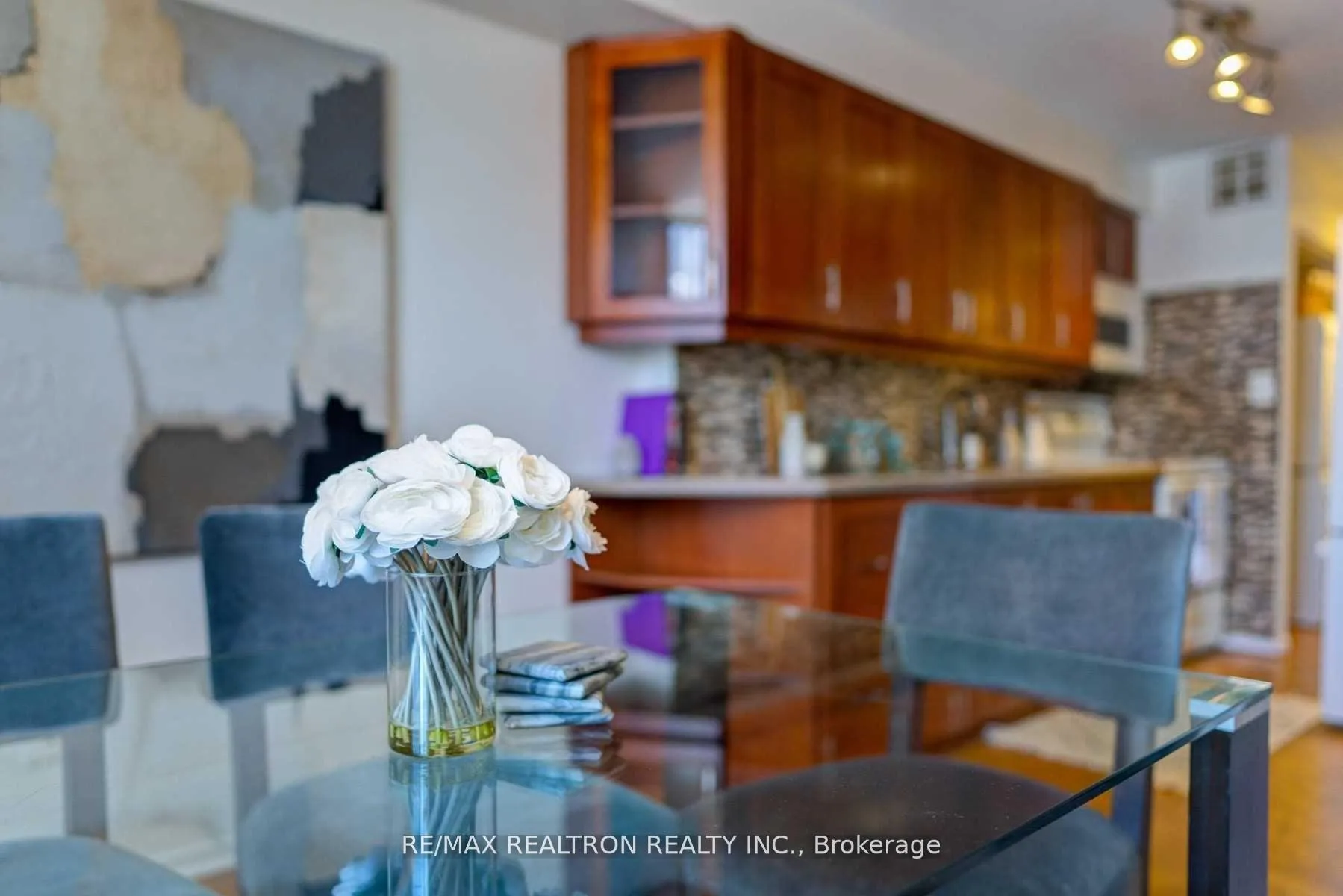 Photo 3 of Unit 404, 90 Ling Road, Scarborough, West Hill — HOMEH