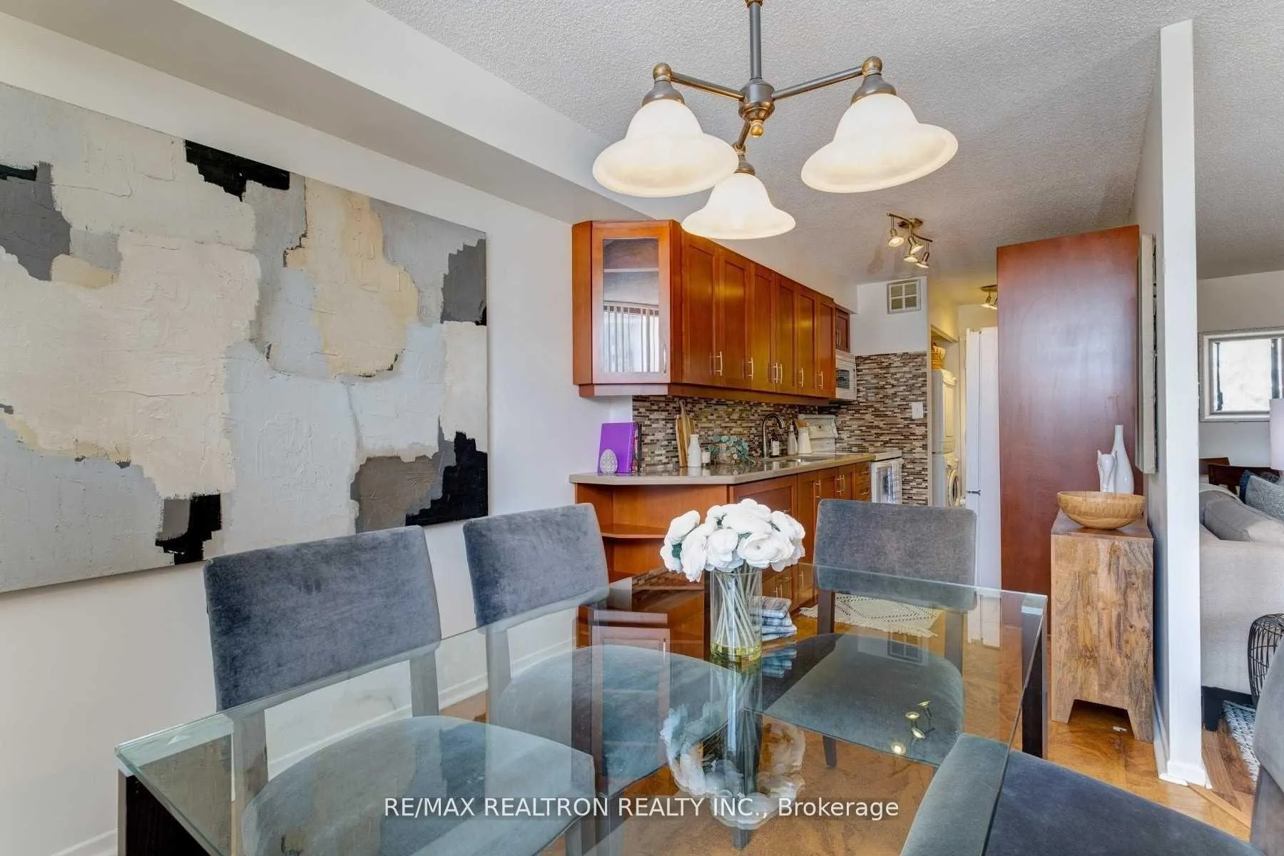 Photo 4 of Unit 404, 90 Ling Road, Scarborough, West Hill — HOMEH