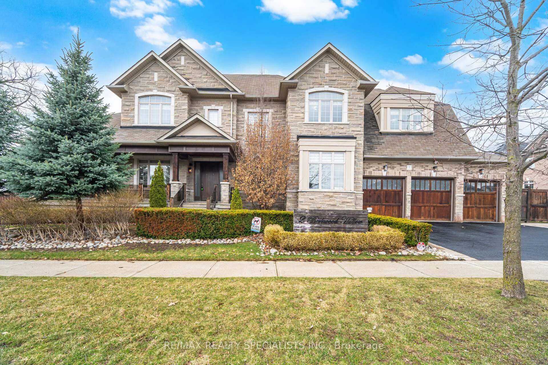 Photo 1 of 2 Berkwood Hollow, Brampton, Credit Valley — HOMEH