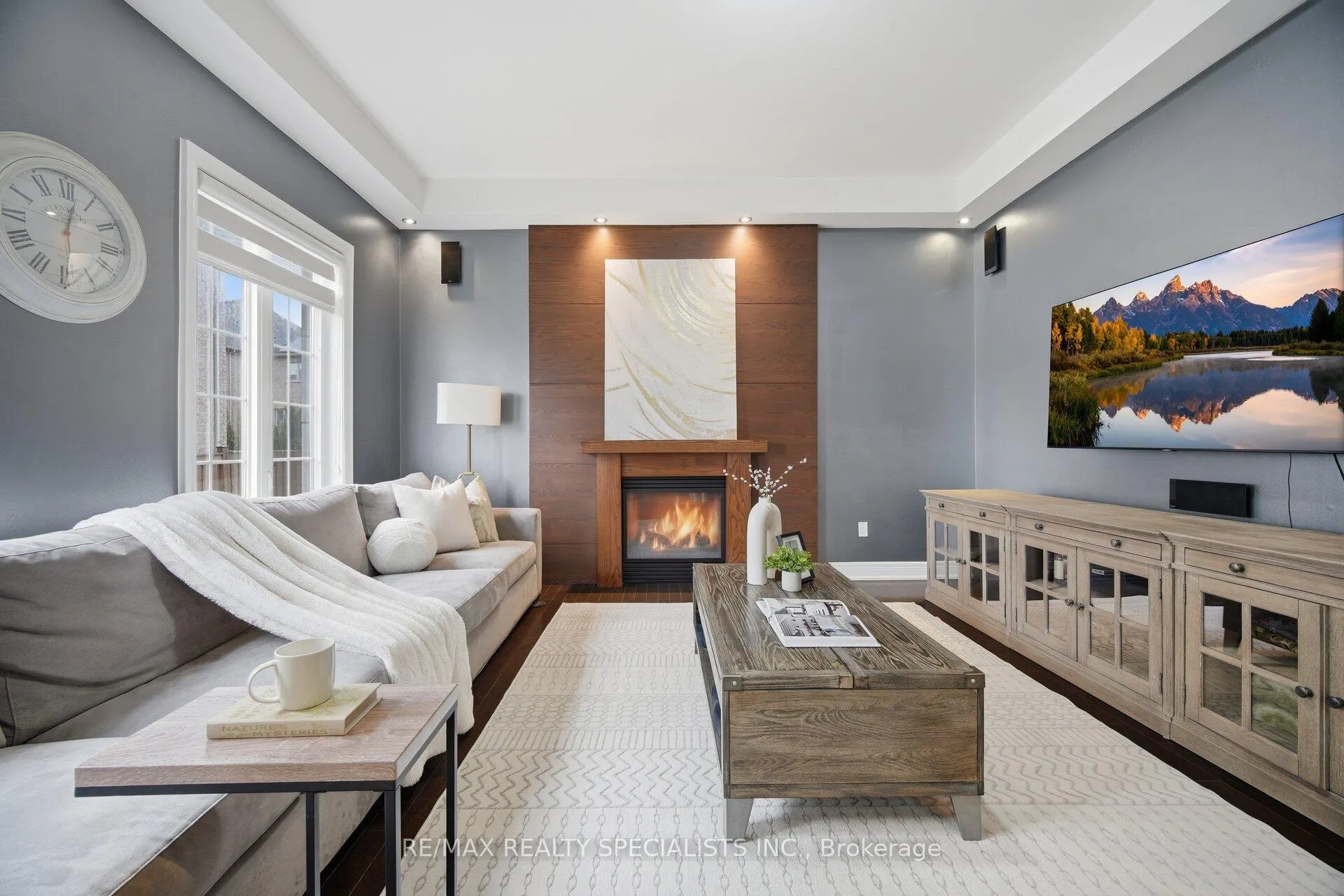 Photo 7 of 2 Berkwood Hollow, Brampton, Credit Valley — HOMEH