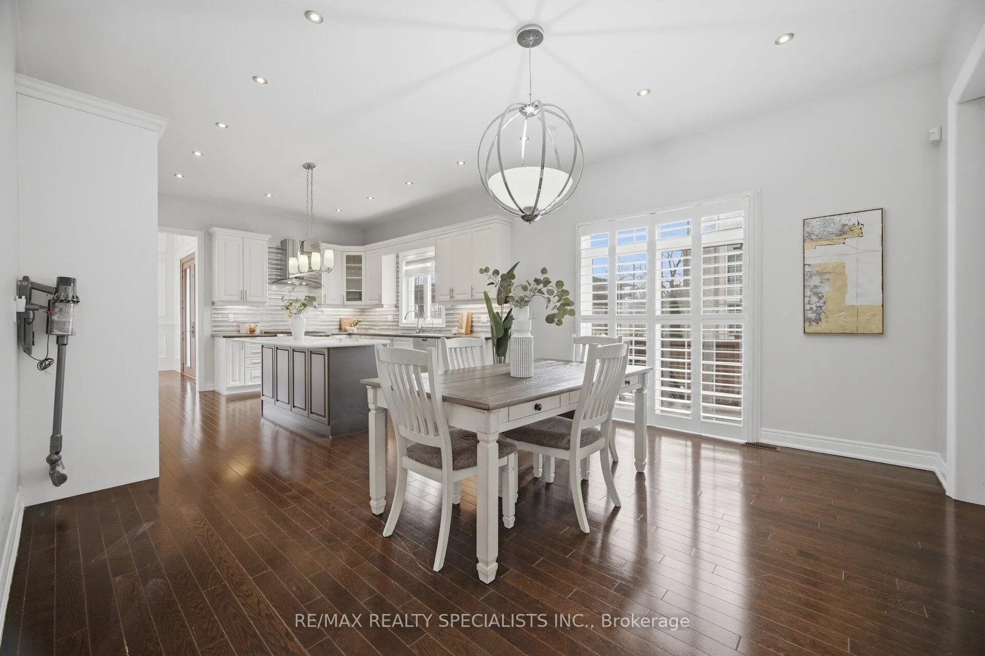 Photo 12 of 2 Berkwood Hollow, Brampton, Credit Valley — HOMEH