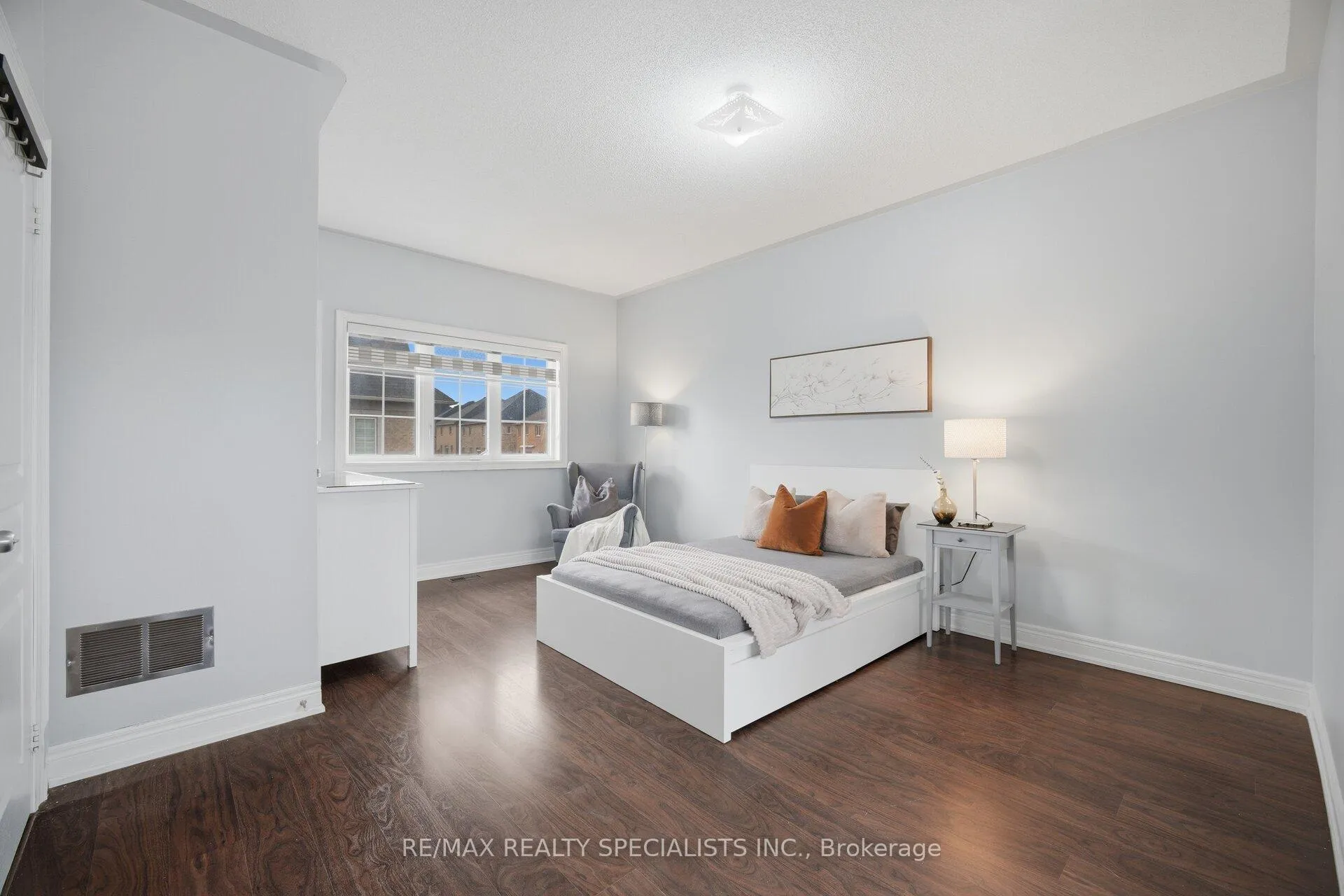 Photo 18 of 2 Berkwood Hollow, Brampton, Credit Valley — HOMEH