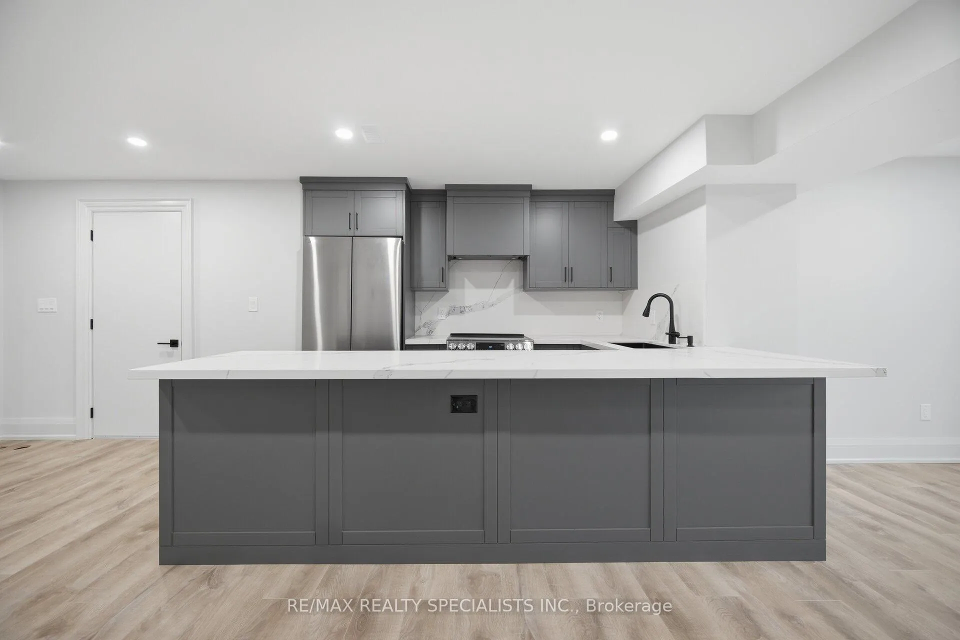 Photo 21 of 2 Berkwood Hollow, Brampton, Credit Valley — HOMEH