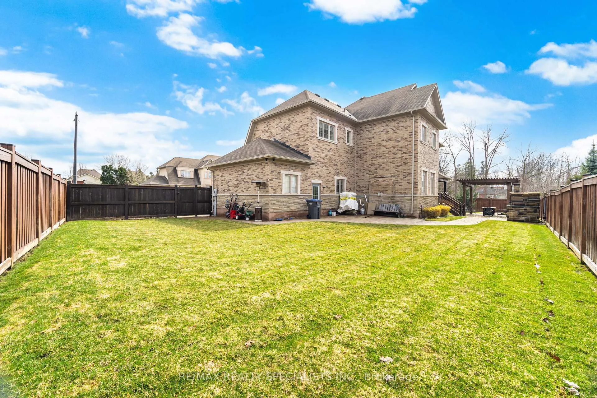 Photo 27 of 2 Berkwood Hollow, Brampton, Credit Valley — HOMEH
