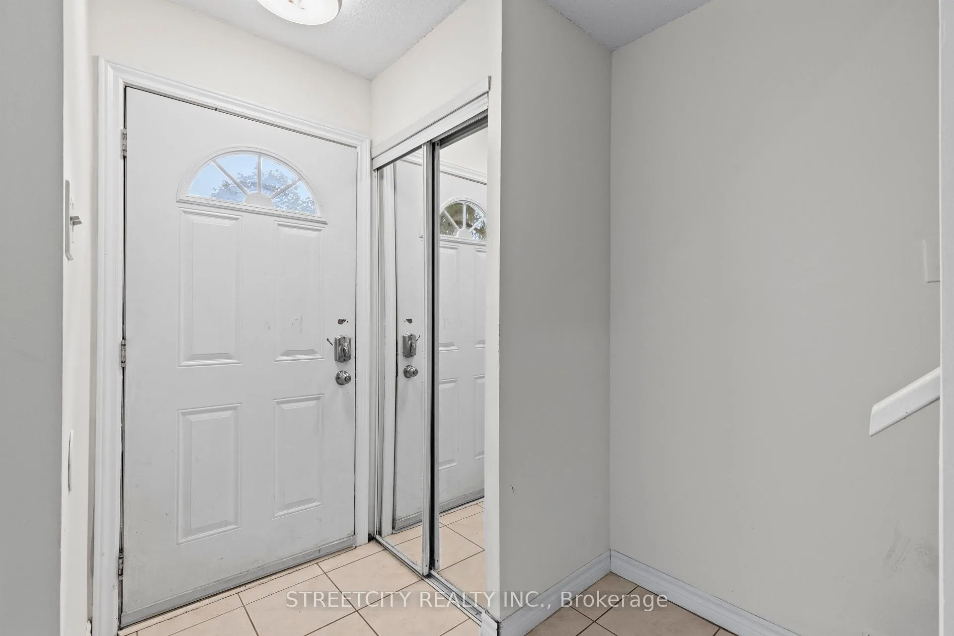 Photo 2 of Unit 36, 577 Third Street, London, East H — HOMEH