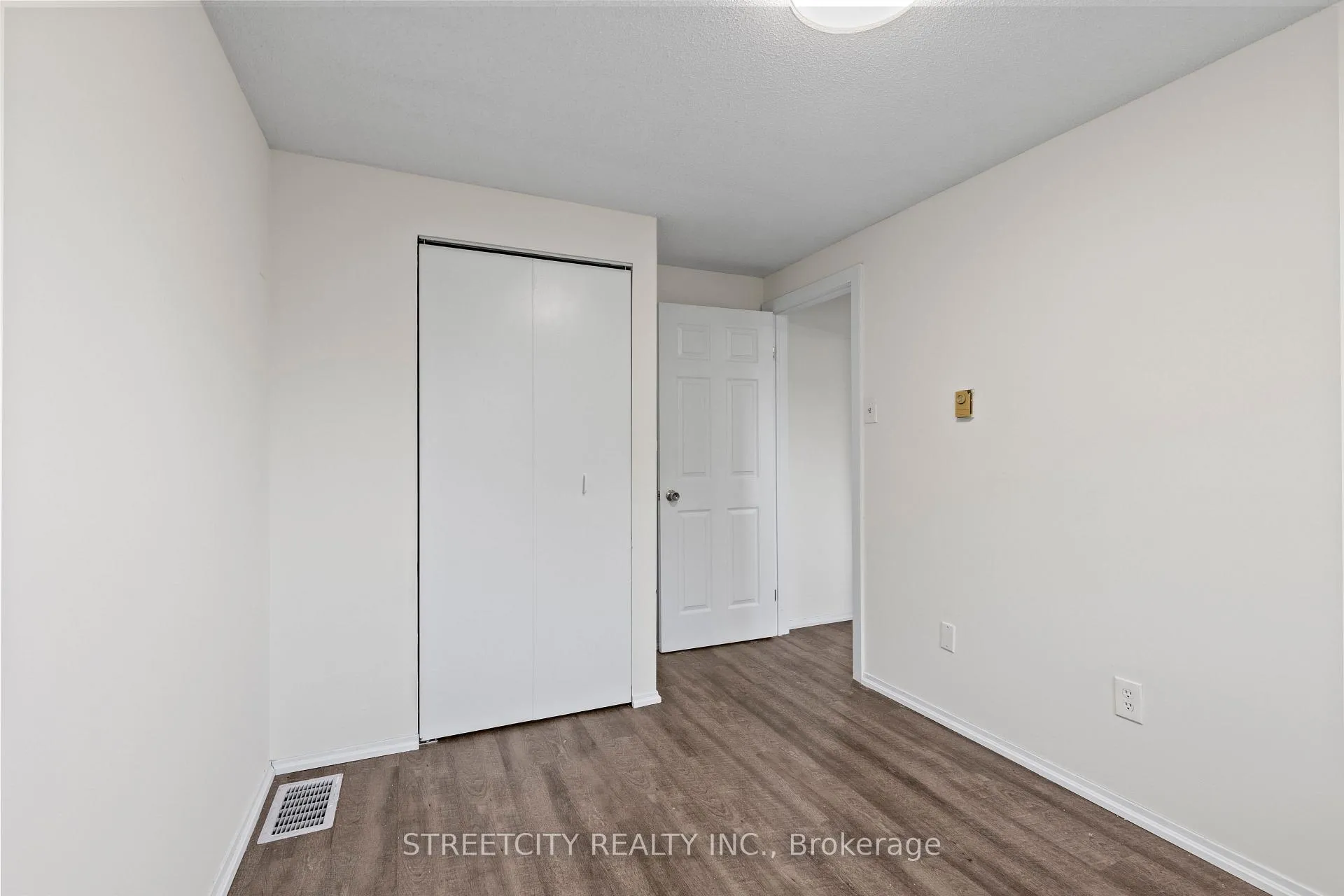 Photo 13 of Unit 36, 577 Third Street, London, East H — HOMEH