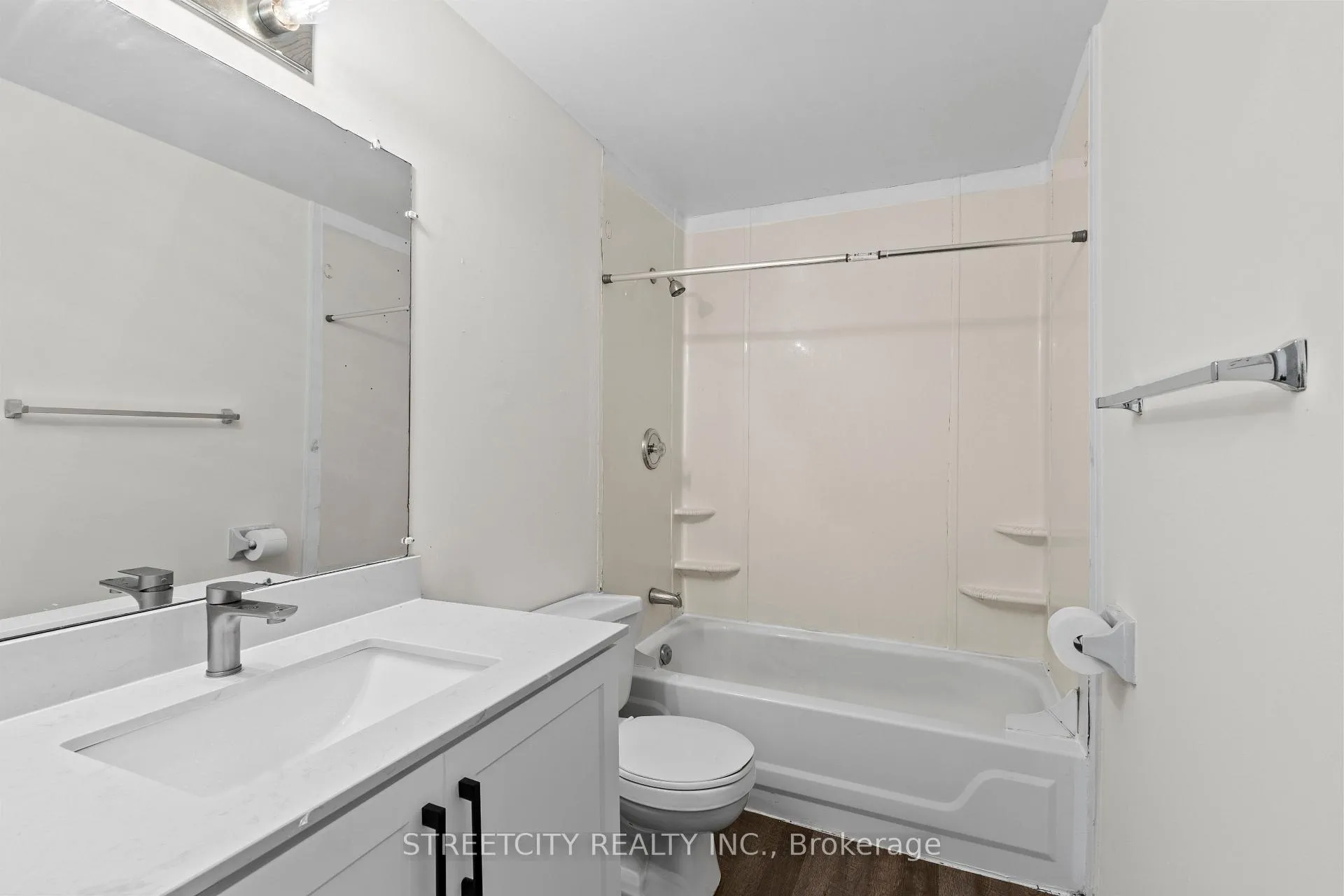 Photo 15 of Unit 36, 577 Third Street, London, East H — HOMEH