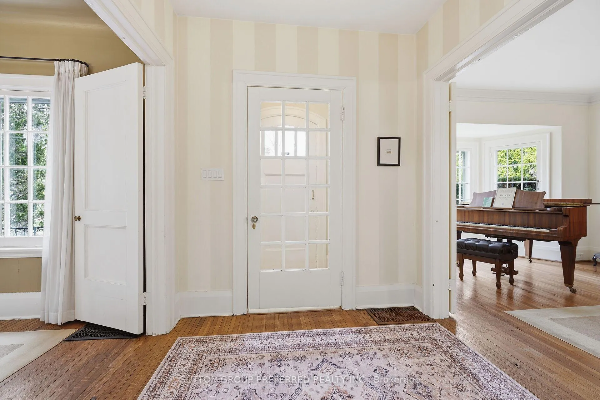 Photo 9 of 119 Base Line Road E, London, South G — HOMEH
