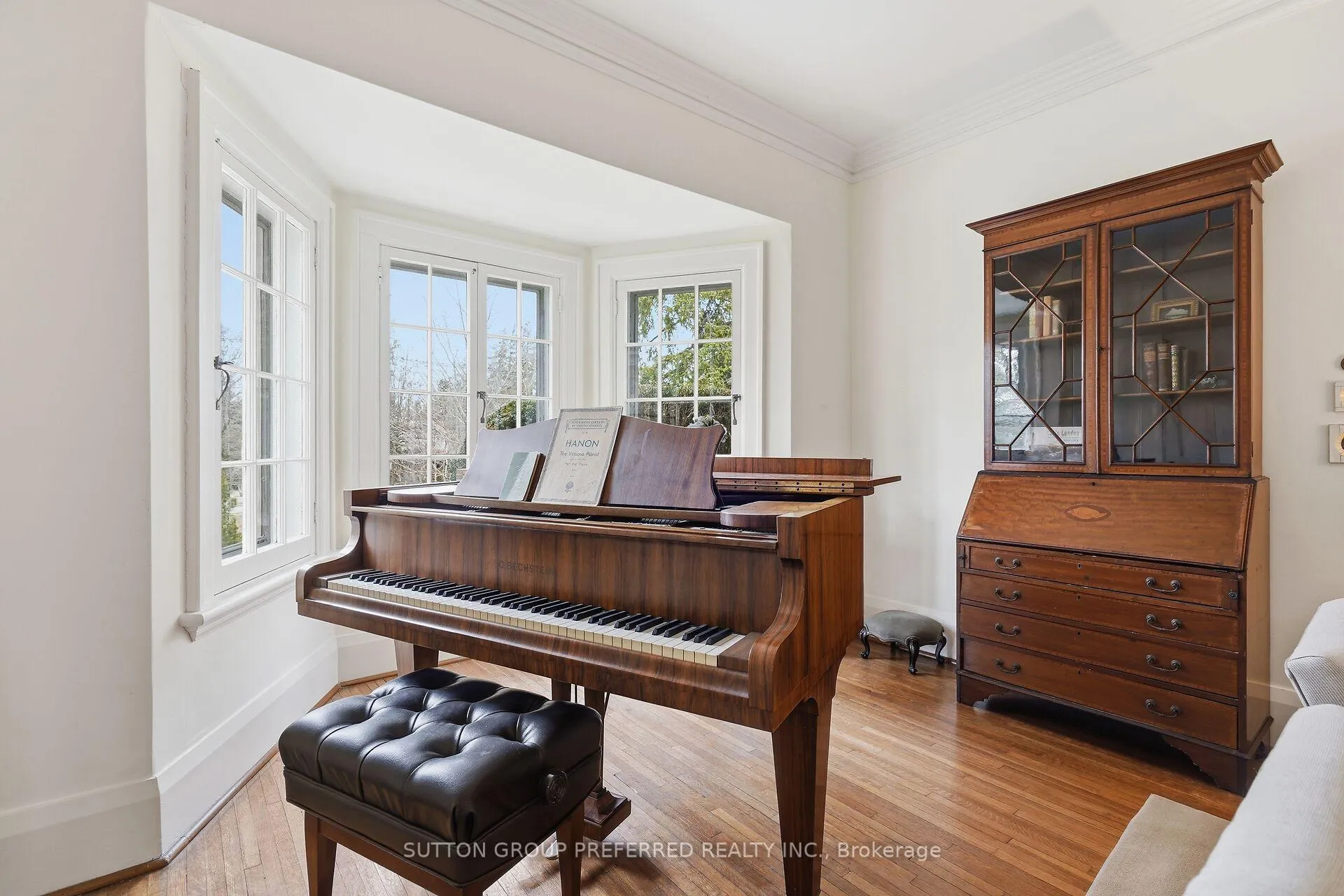 Photo 14 of 119 Base Line Road E, London, South G — HOMEH