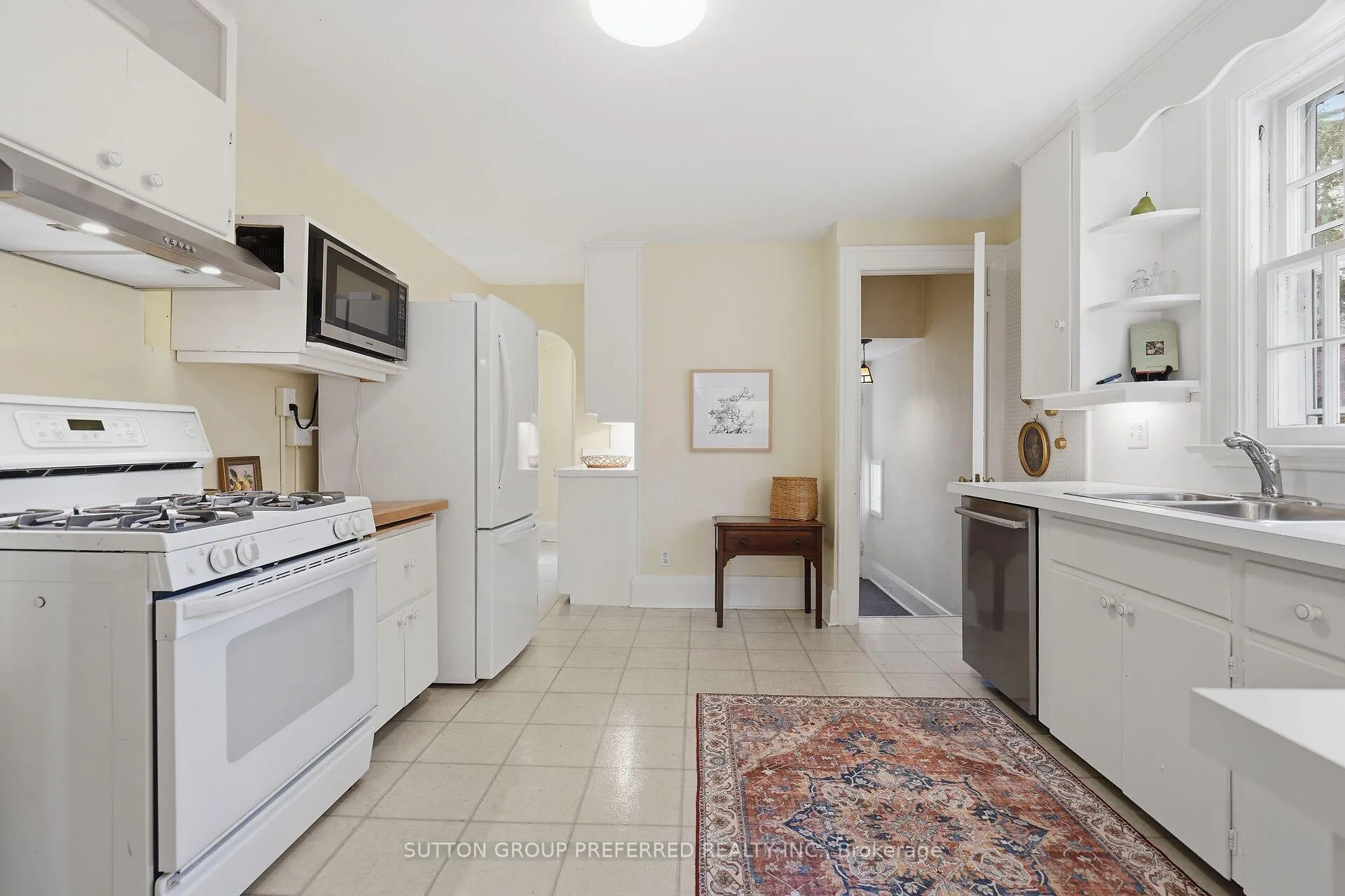 Photo 22 of 119 Base Line Road E, London, South G — HOMEH